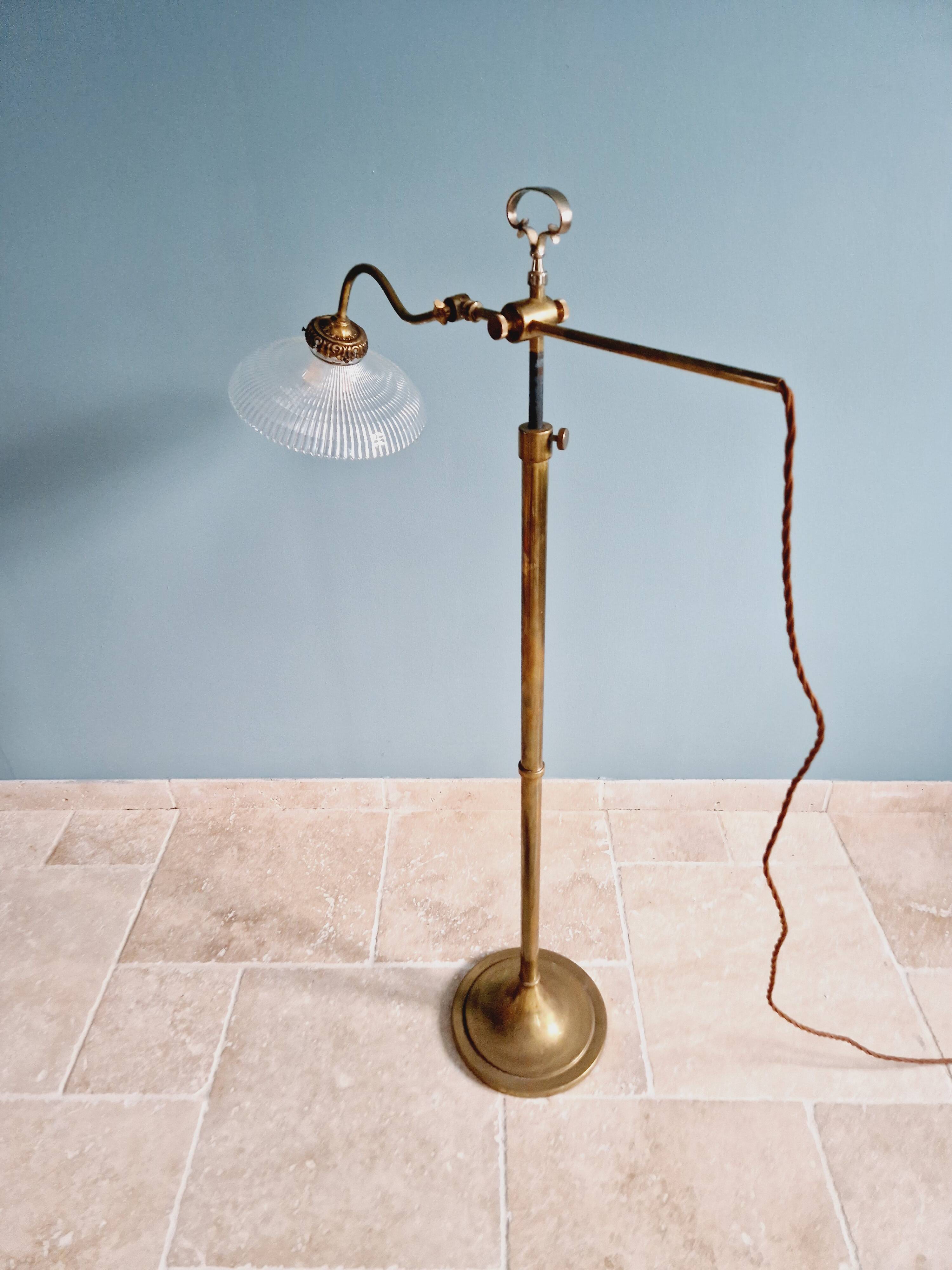 Brass and grooved glass floor lamp in Art Deco style