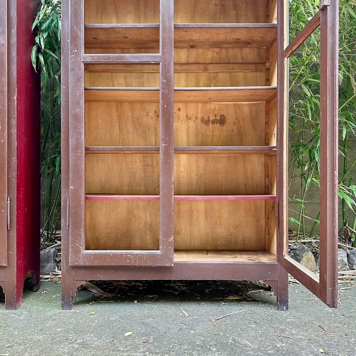 Italian Brown and Burgundy Lacquered Display Cabinets, 1890s, Set of 2