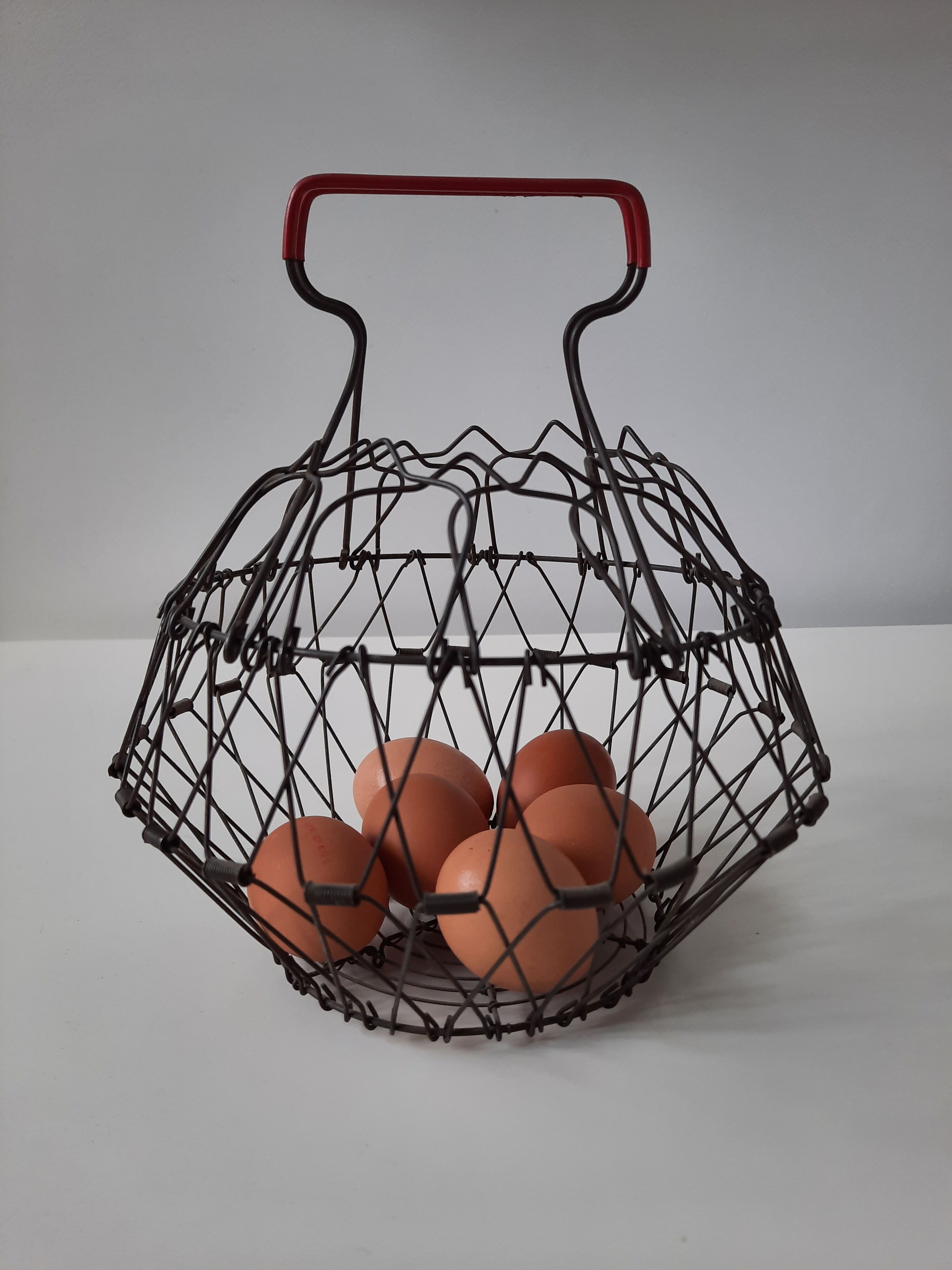 Salad or egg basket, old 1960 Vintage