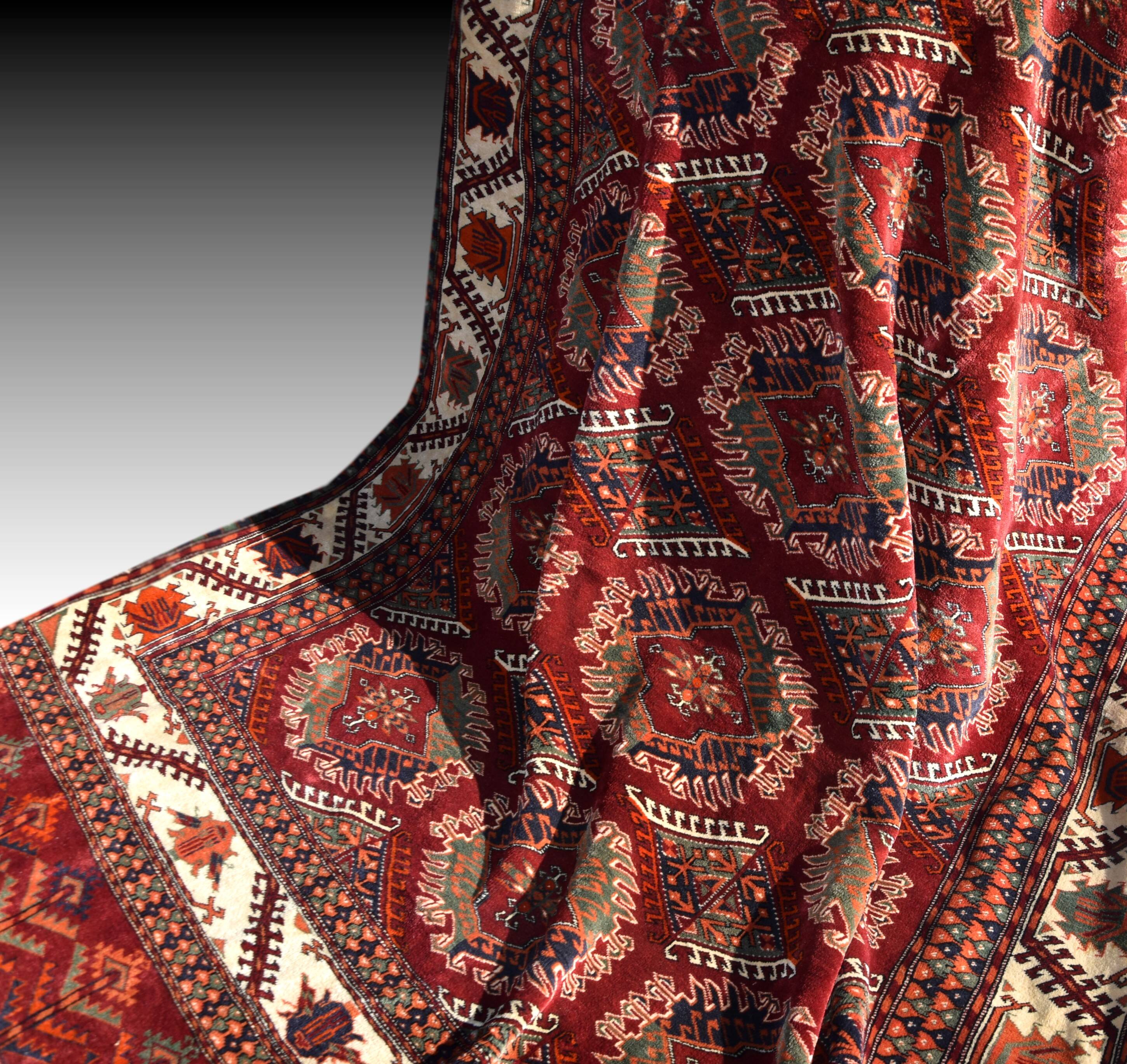 Turkmen Kizil-ayak Bukhara Rug: 2.65 X 1.85 - Handmade