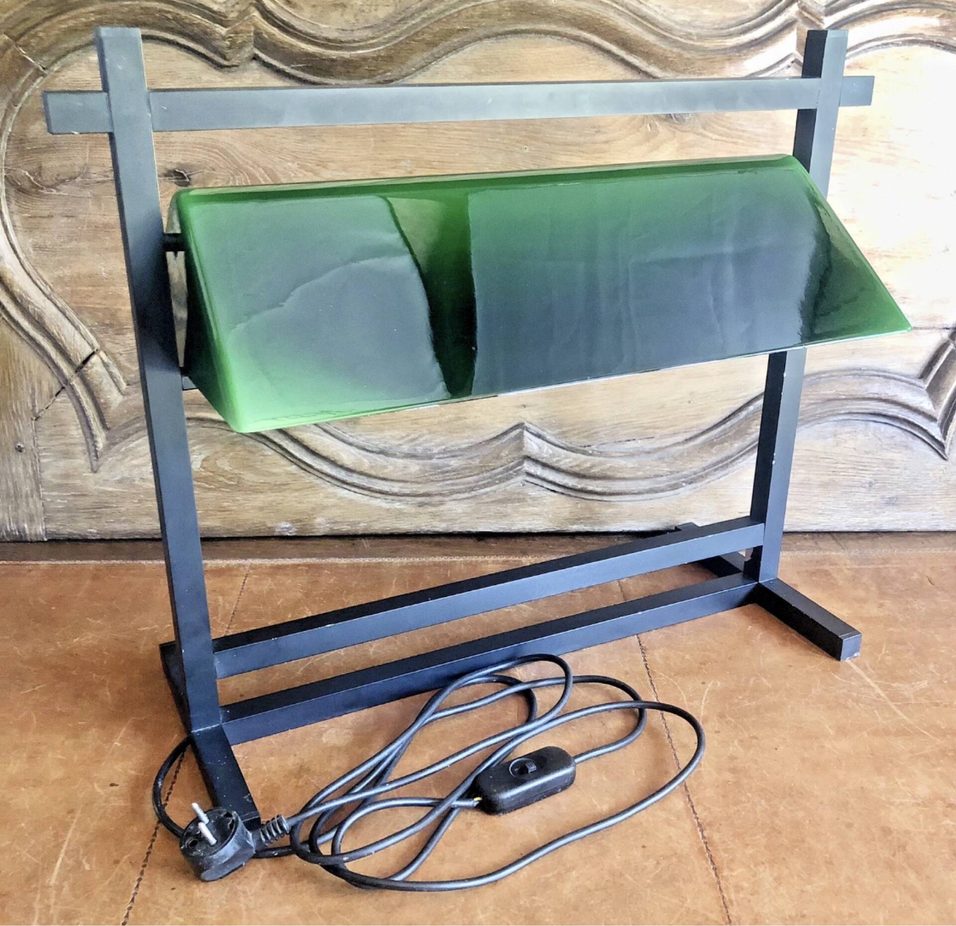 Design table lamp Alain Carré 1983 lacquered aluminium opal glass