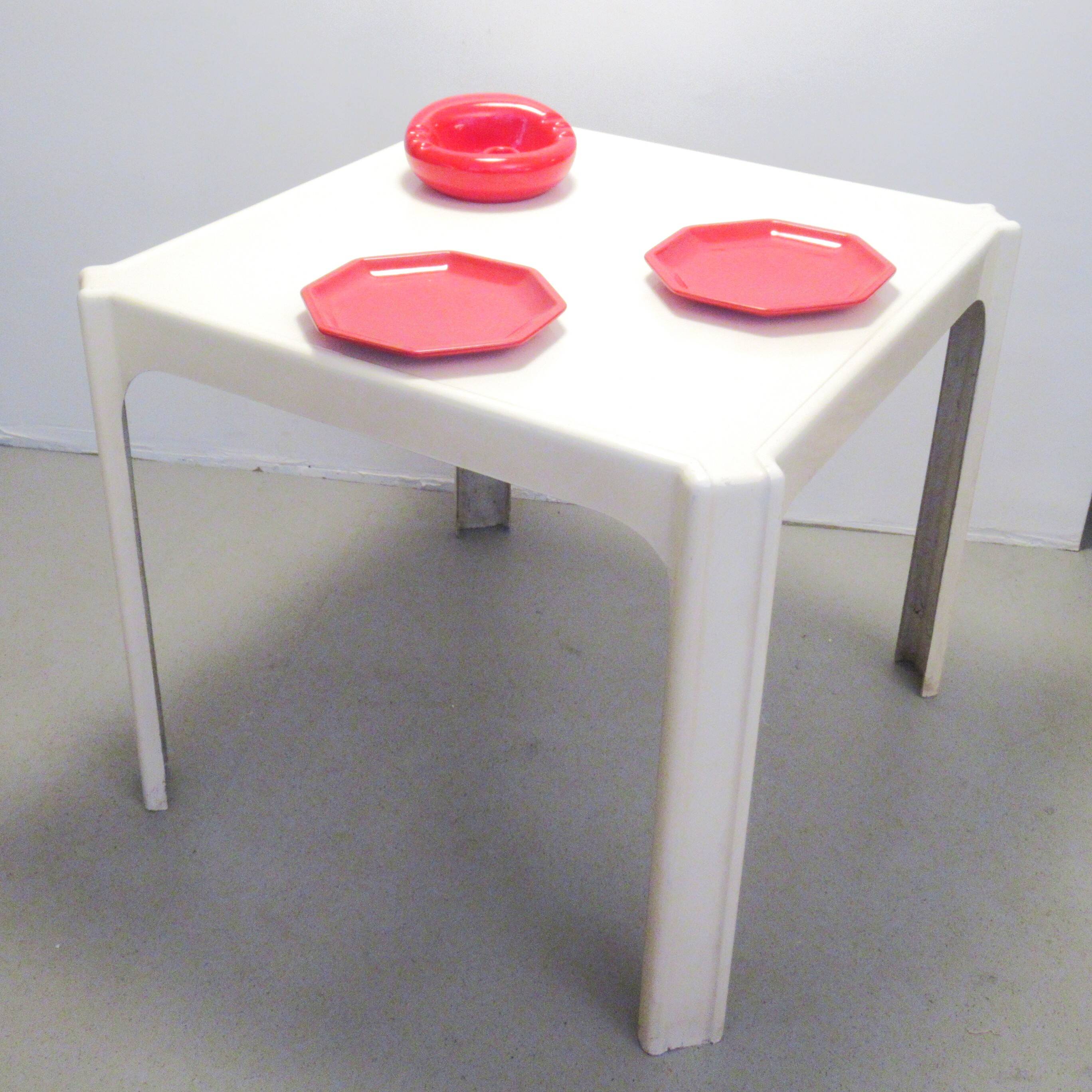 White Ozoo table by Marc Berthier for Roche Bobois.