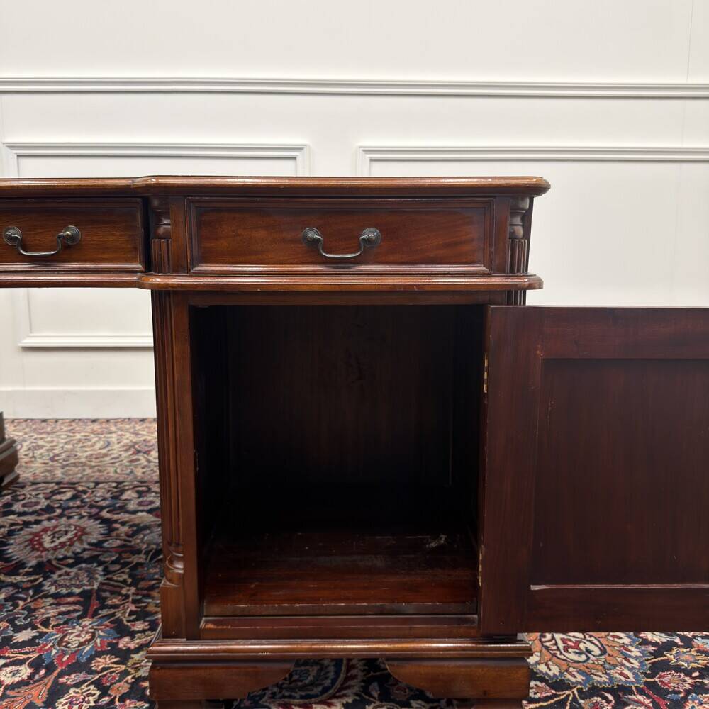Classic English Partnerdesk Desk