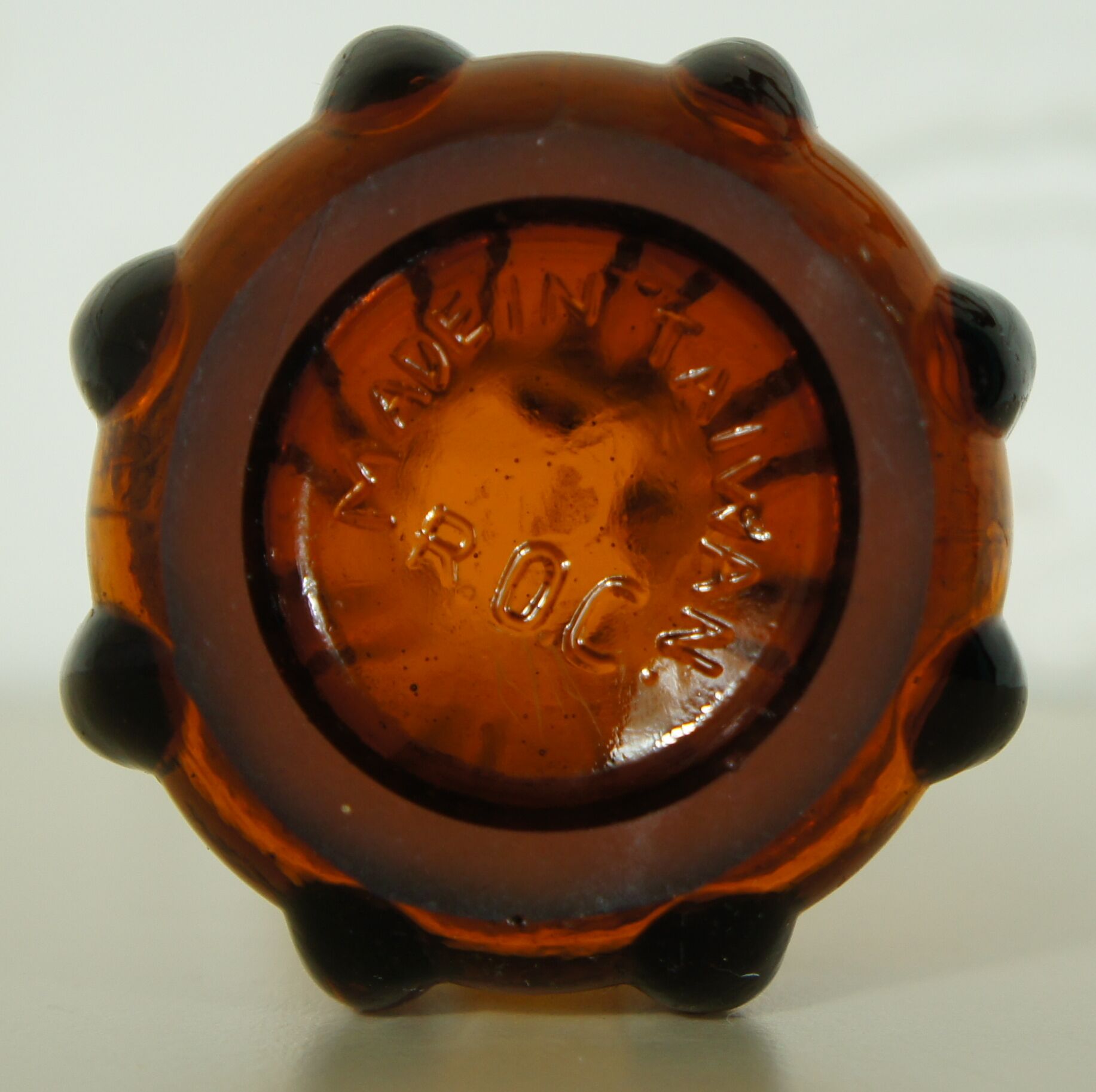 Bubbled amber glass vase "Roc"