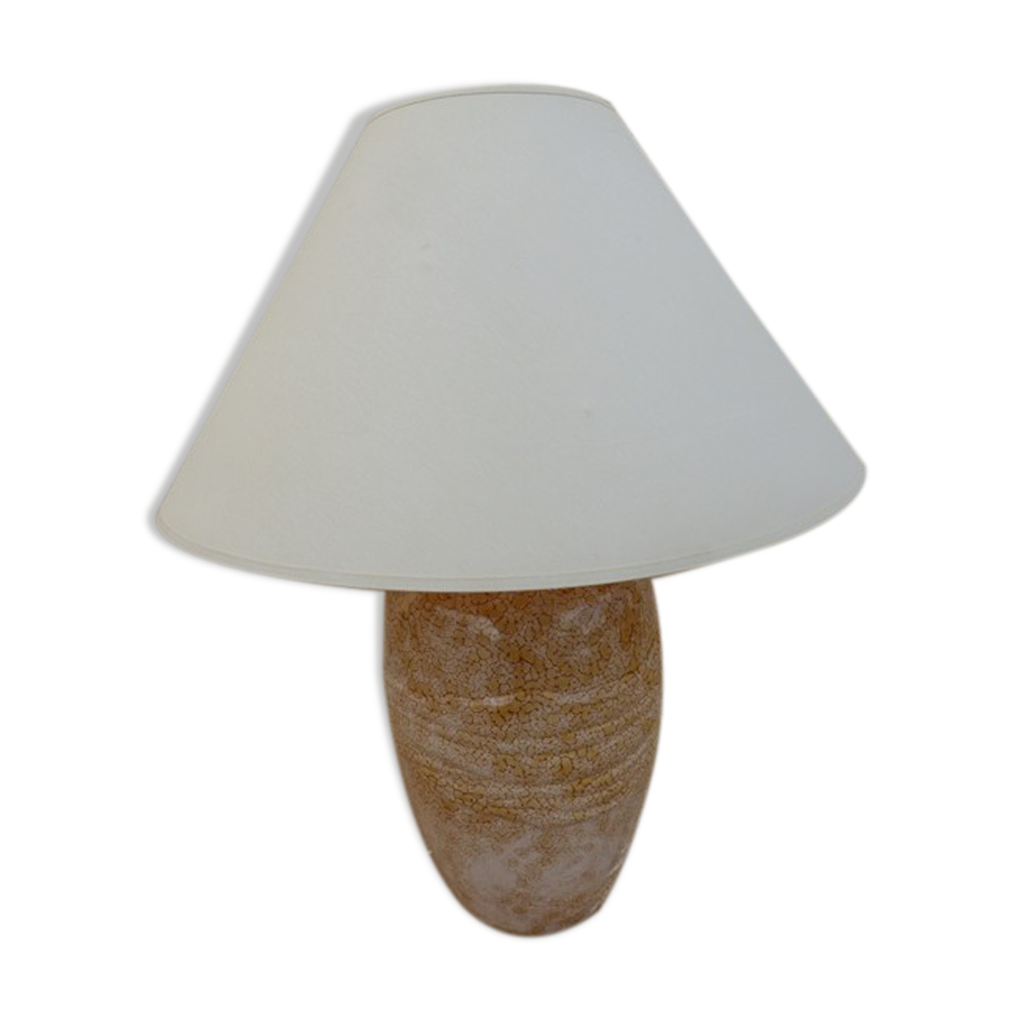 Large light yellow ceramic lamp stand with darker veins