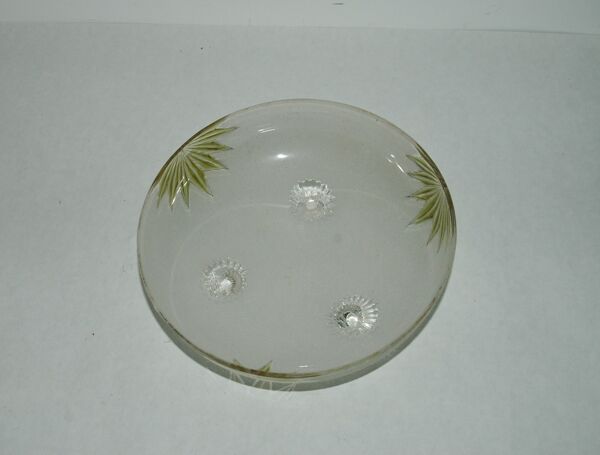 Coupe en verre givré et émaillé art-nouveau