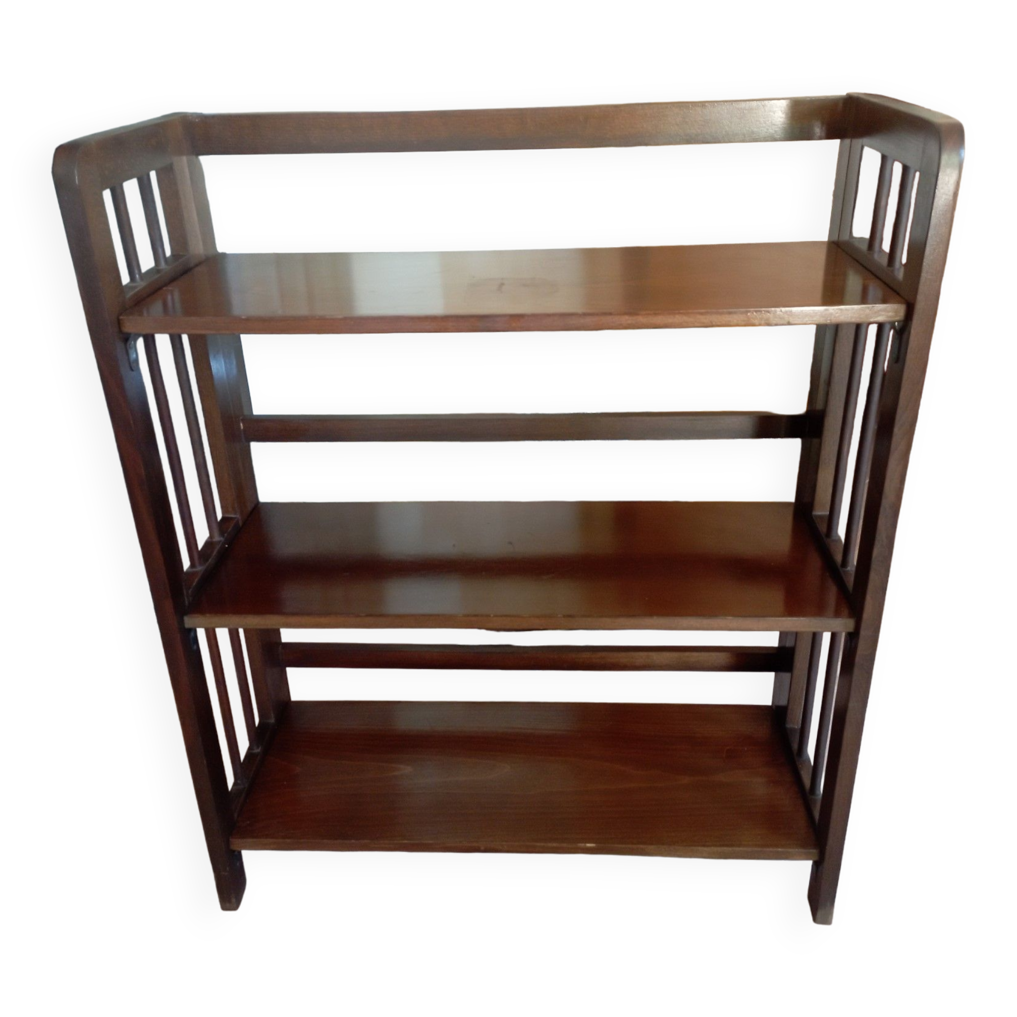 Foldable wooden shelf