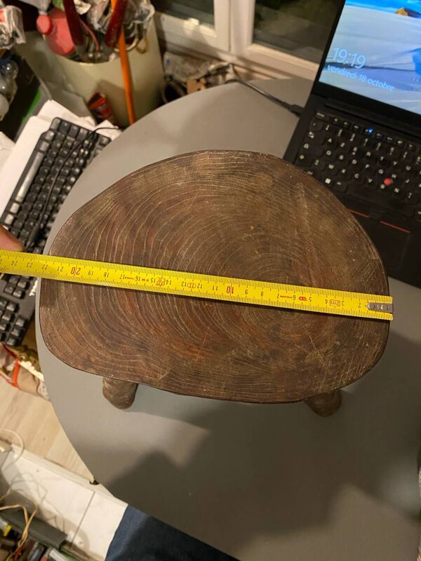 Petit Tabouret porte plante tripode vintage design brutaliste moderniste chêne?