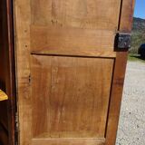 Armoire ancienne tout en noyer