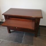 Colonial-style back-up furniture