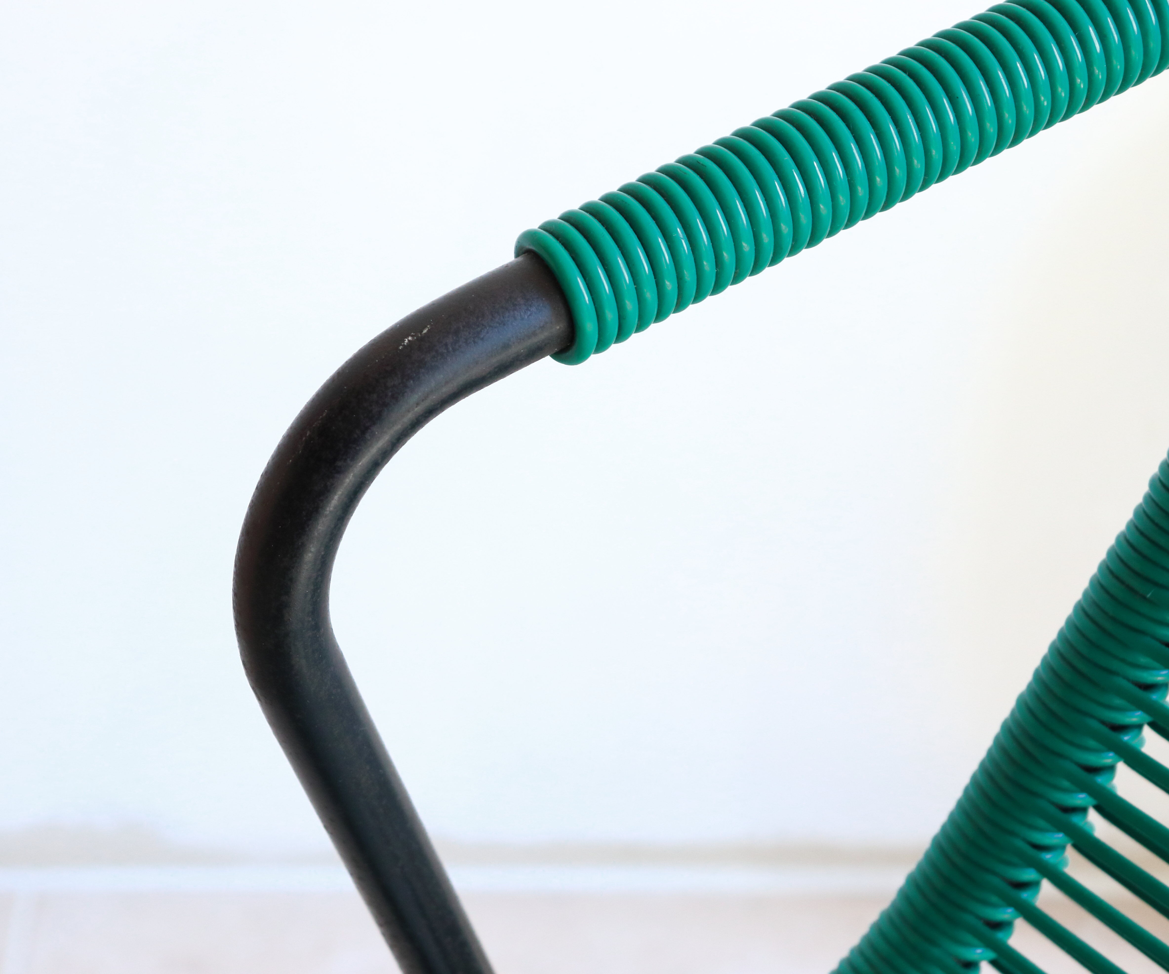 Metal and scoubidou green garden chair