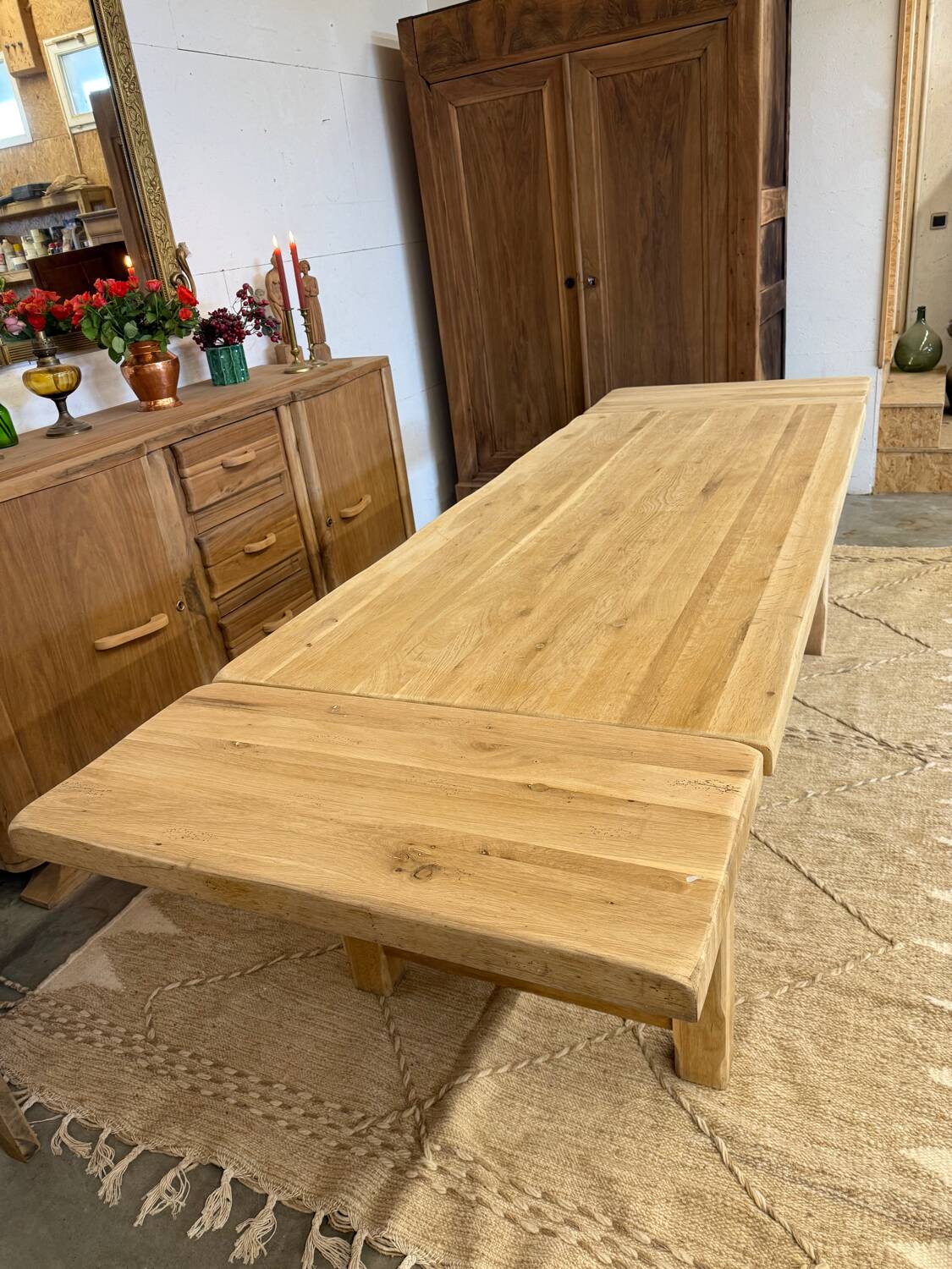Farm table with extensions