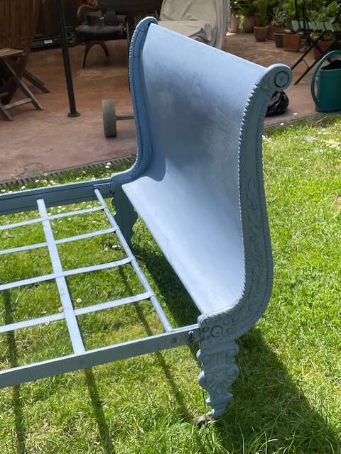 Napoleon III cast iron daybed on wheels