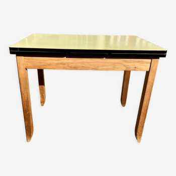 Expandable yellow formica table