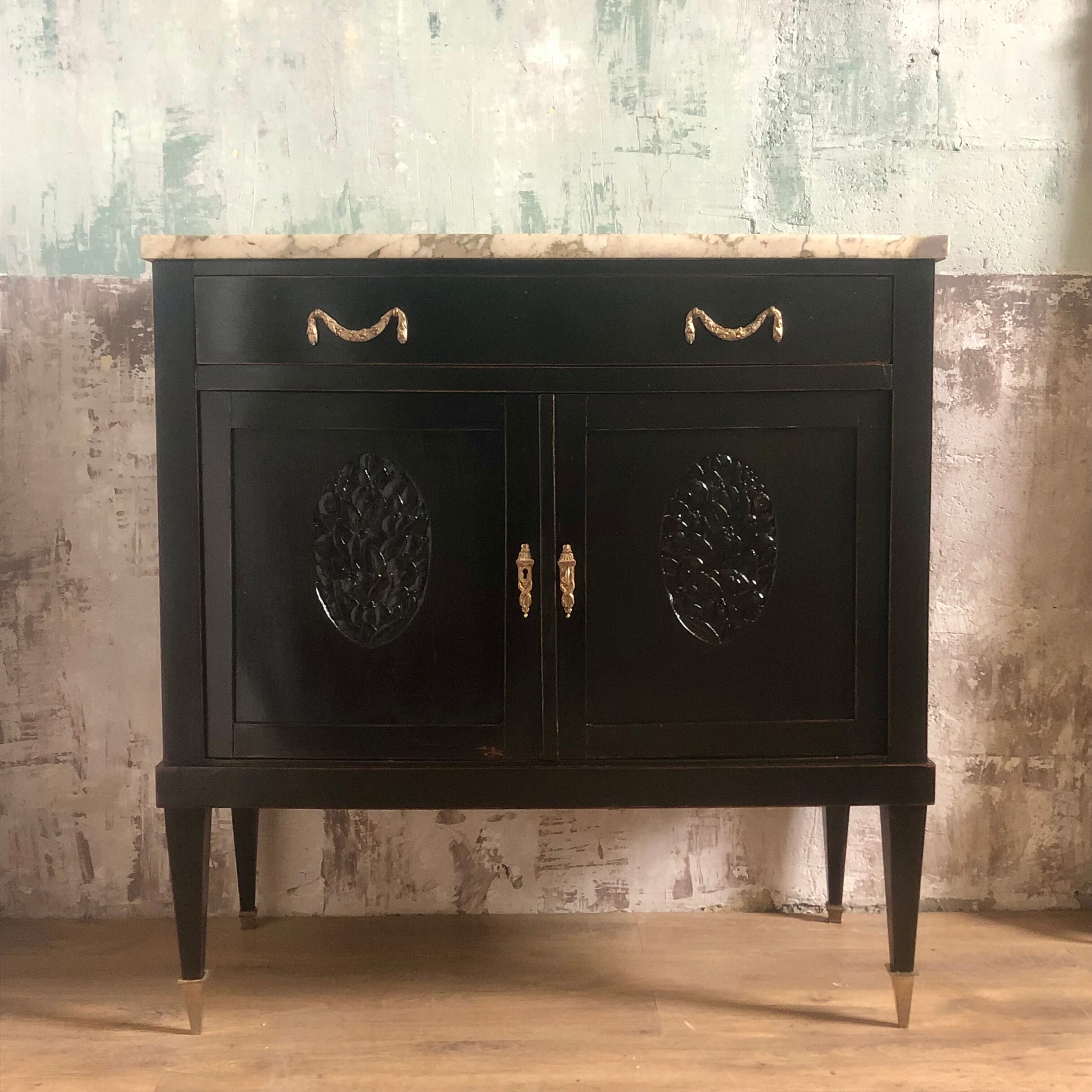 Ancien buffet en bois, marbre blanc