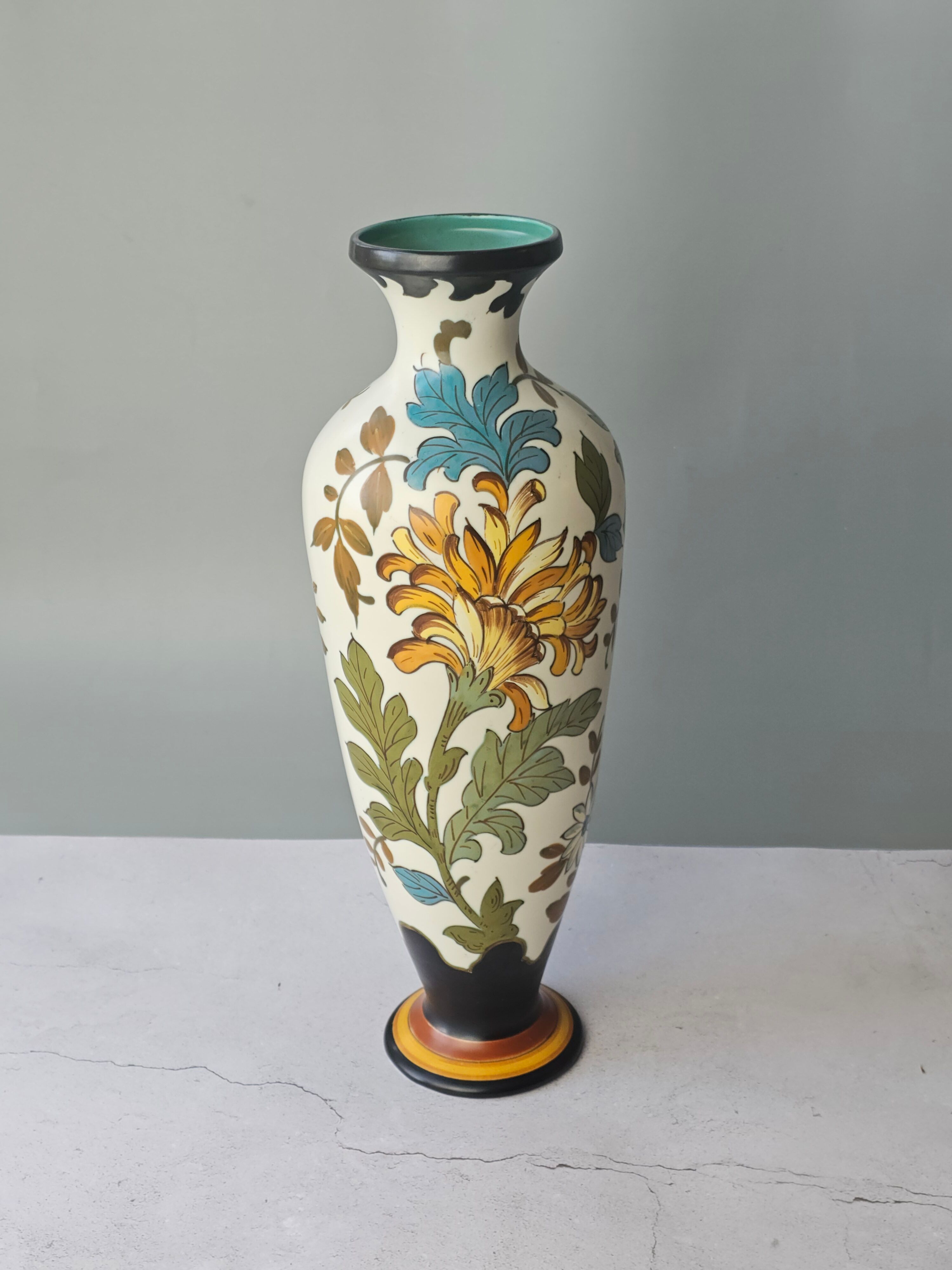 Large multicoloured floral vase in Royal Gouda Porcelain, Zuid Holland.