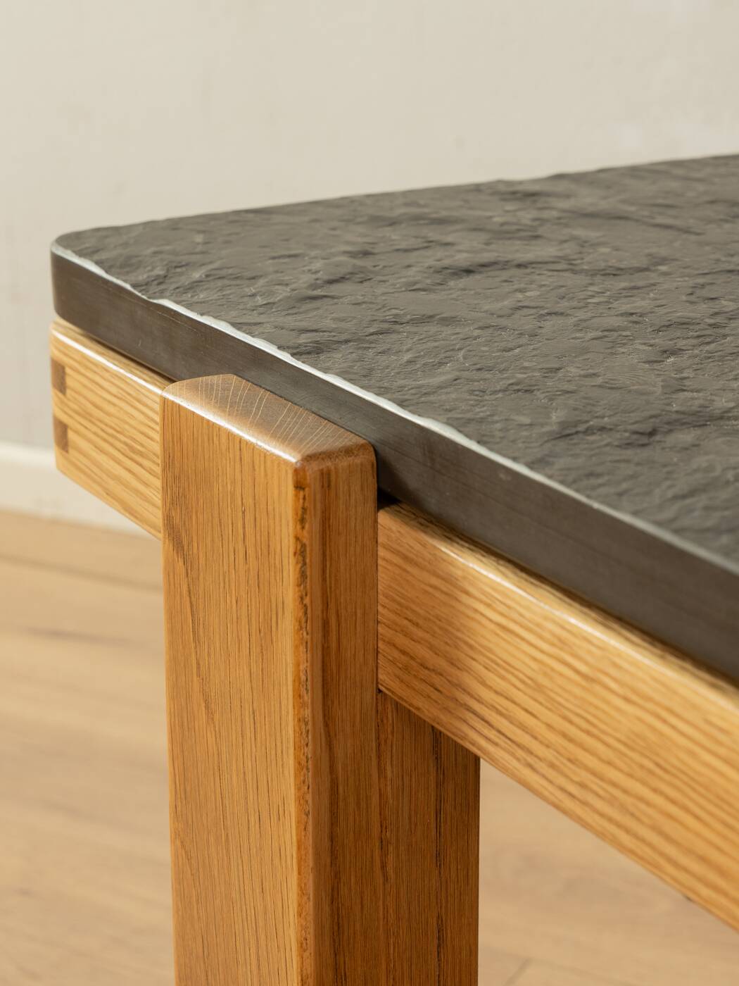 Table basse en granit des années 60