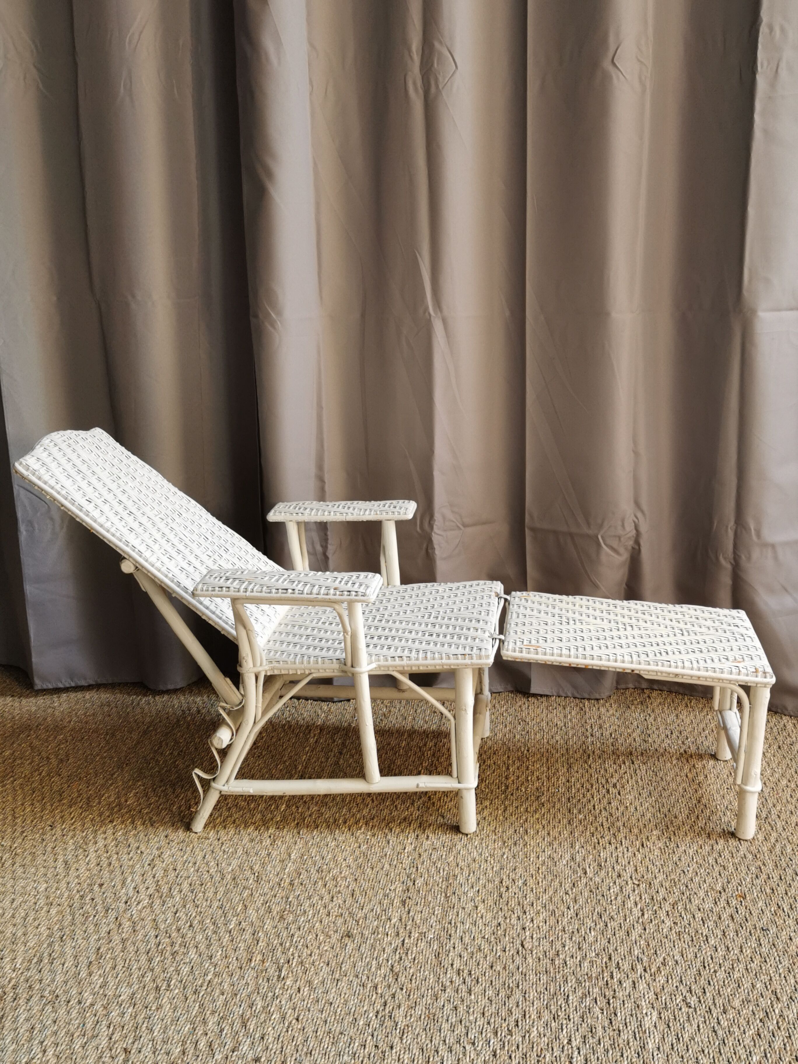 Rattan children's chaise longue