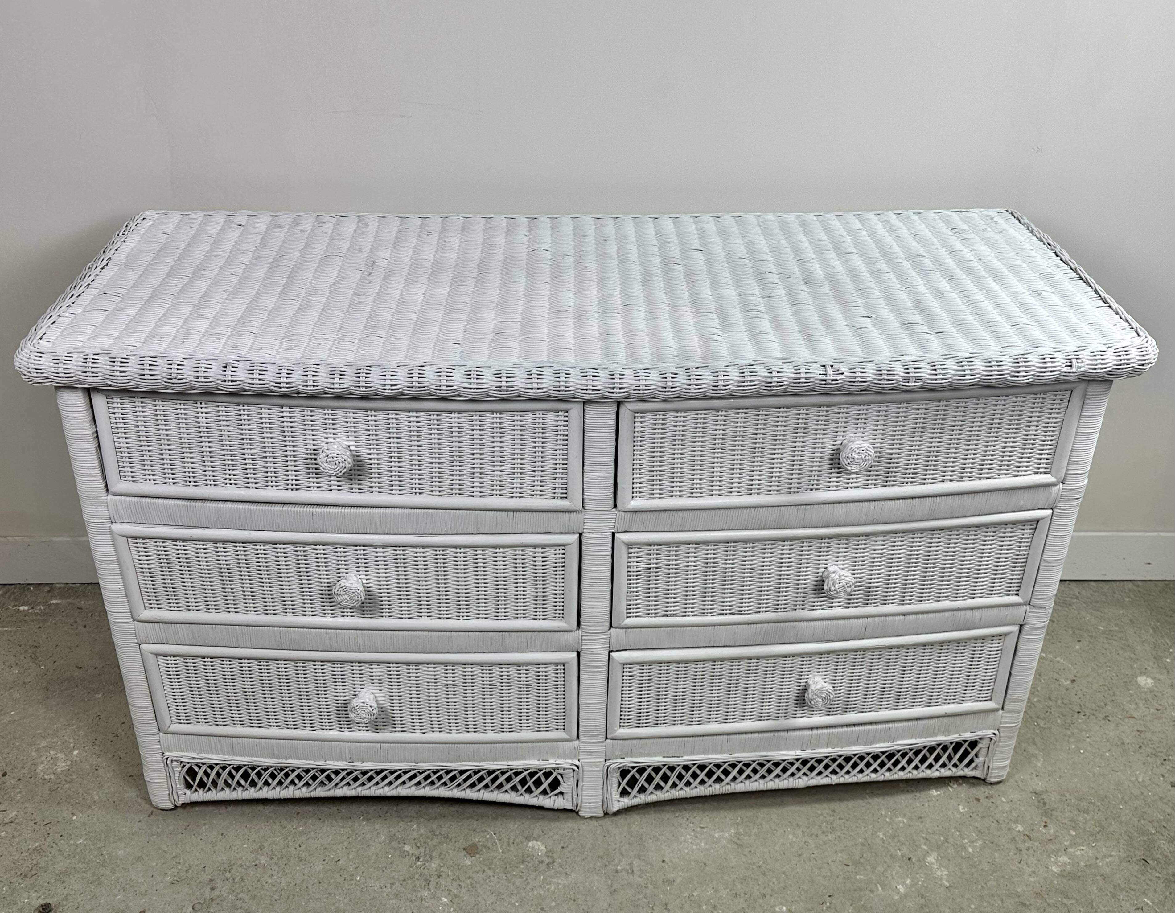 Curved chest of drawers in white woven rattan 1980's