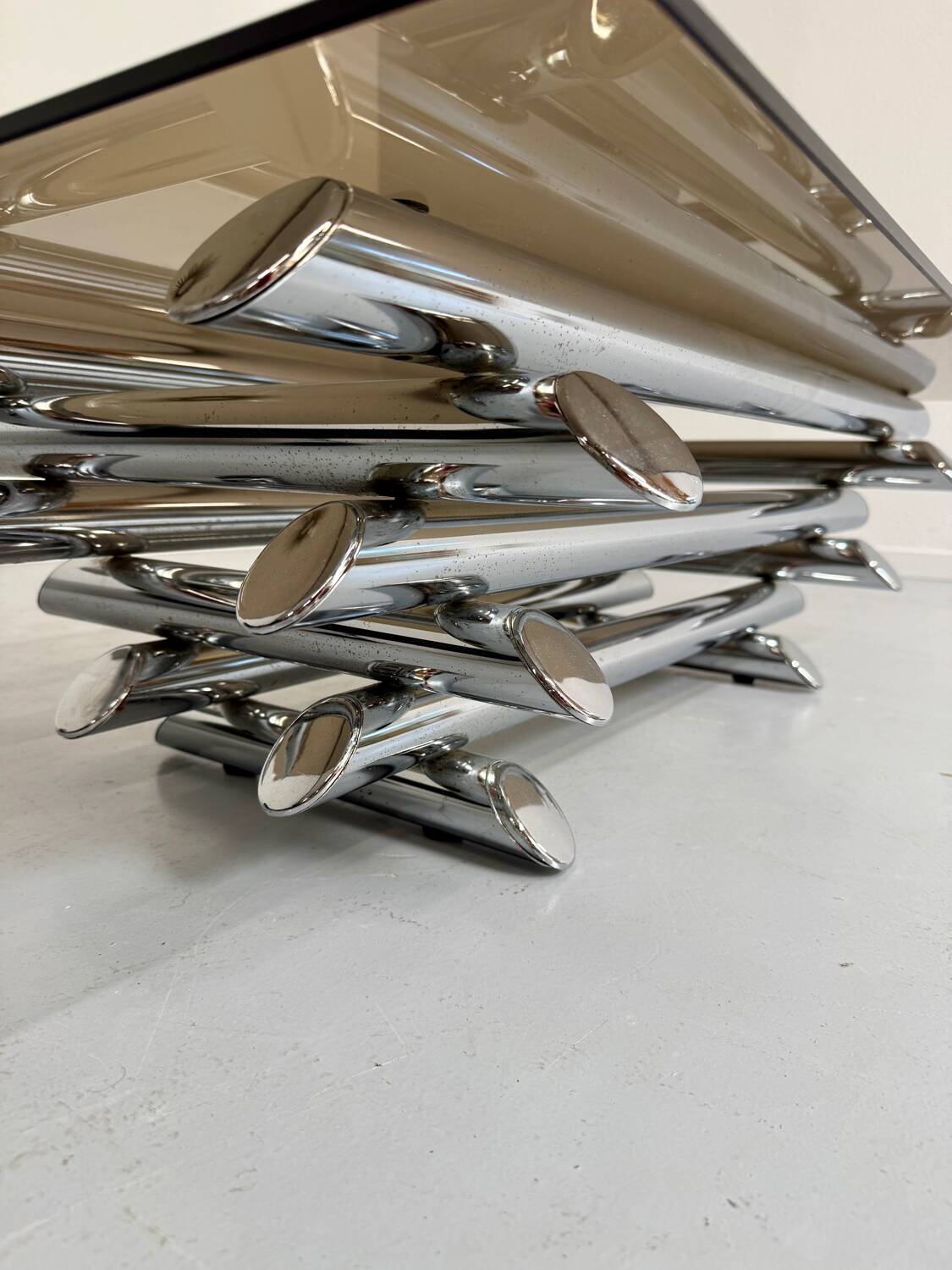 Space coffee table from the 70s, tubular metal and glass, Italian design