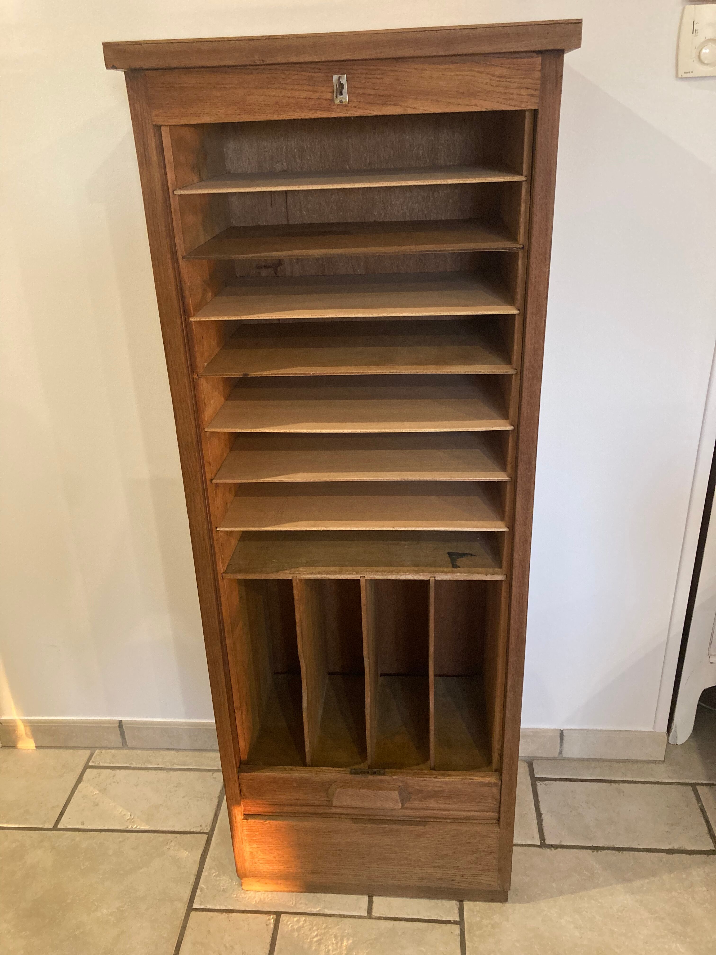 Simple curtain, notary binder