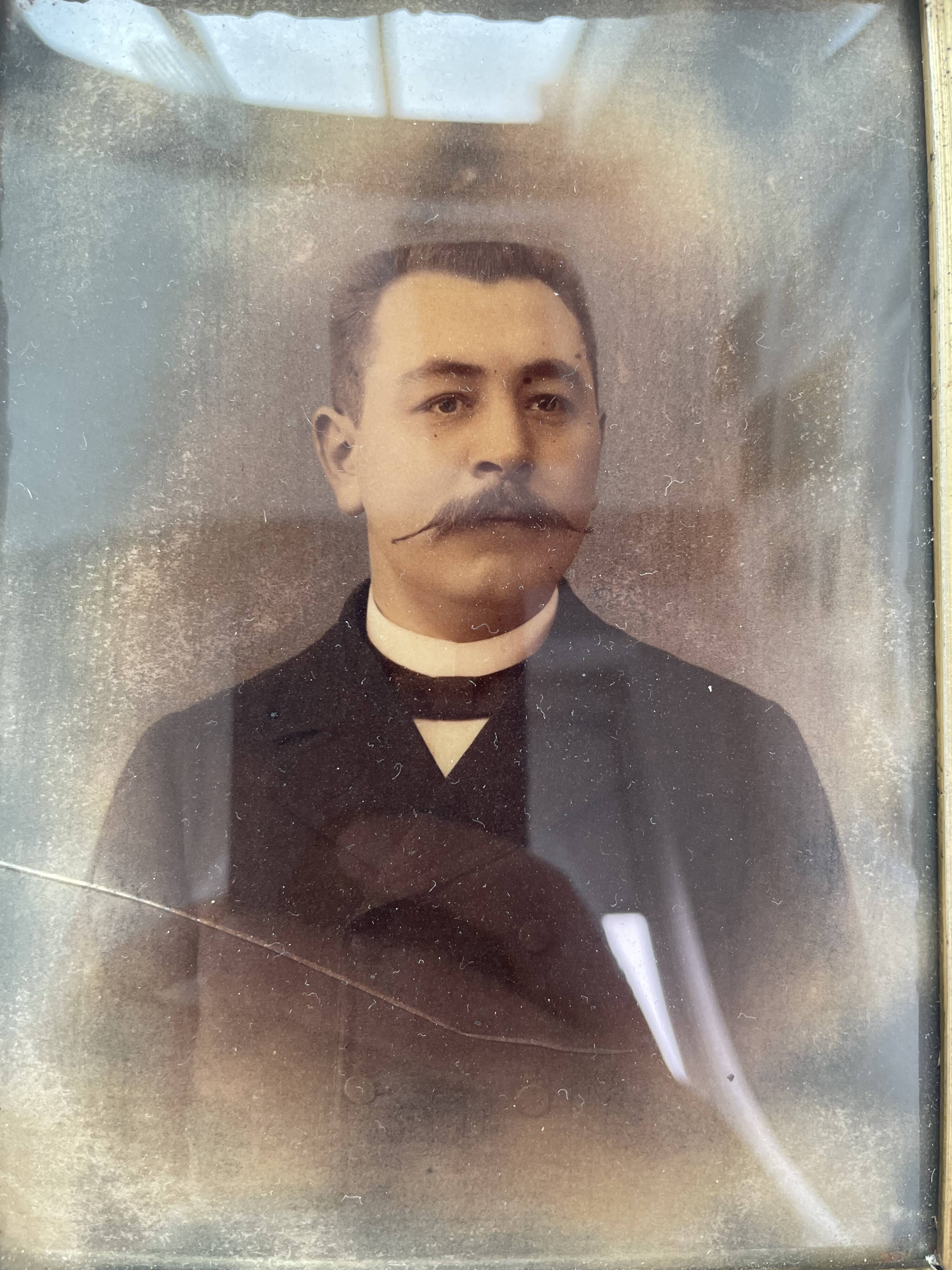 Portrait, photograph, ambrotype, hand painted, 19th century, signed EV, dated 1881, curved glass