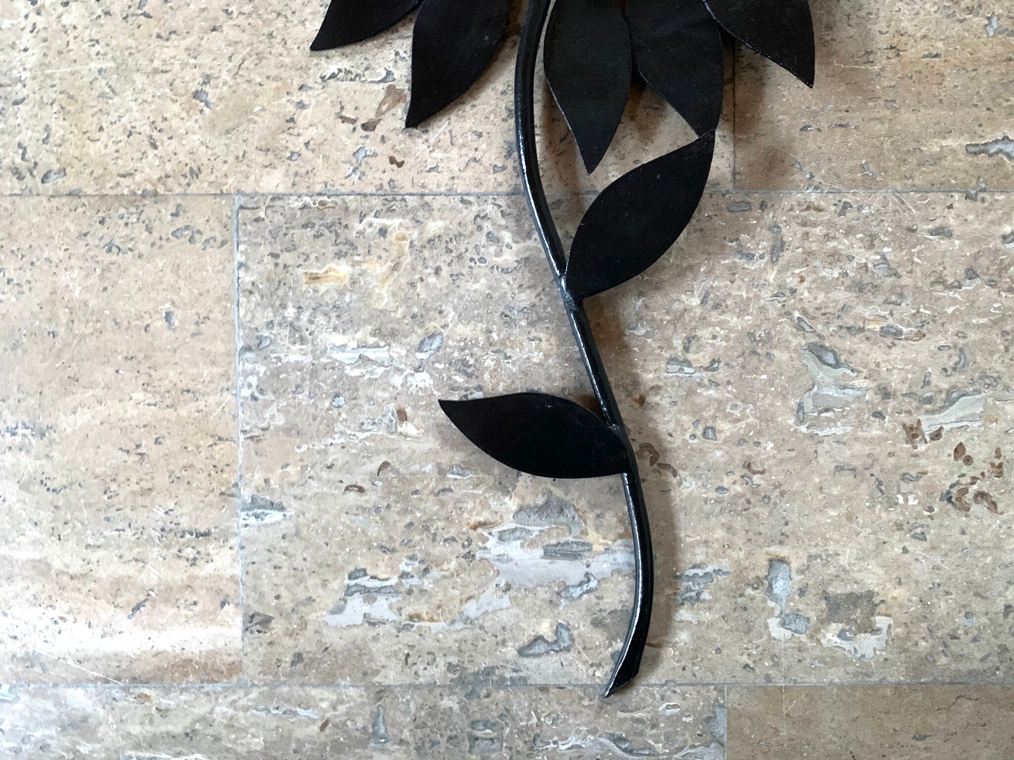 Black metal flower mirror 60s 30x51cm