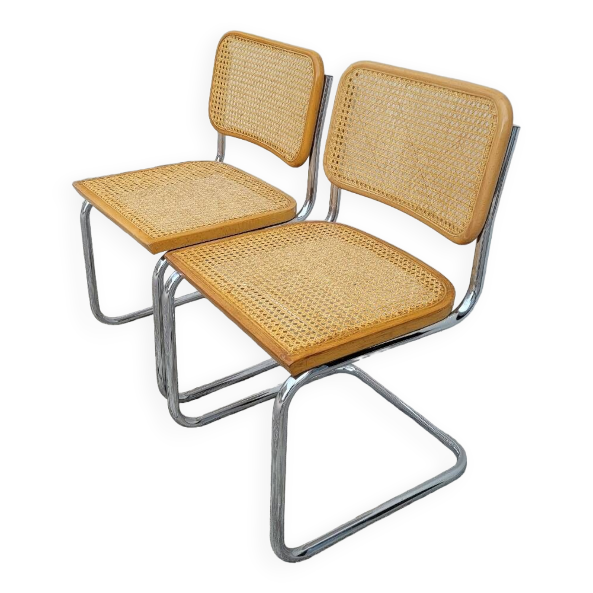 Paire de chaises Marcel Breuer modèle B32 signé Italy.