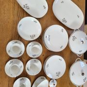 36-piece porcelain service