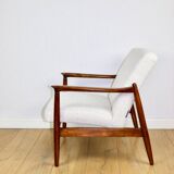 Fauteuil GFM-64, conçu par Edmund Homa dans les années 70, blanc ivoire - 2 pièces disponibles.