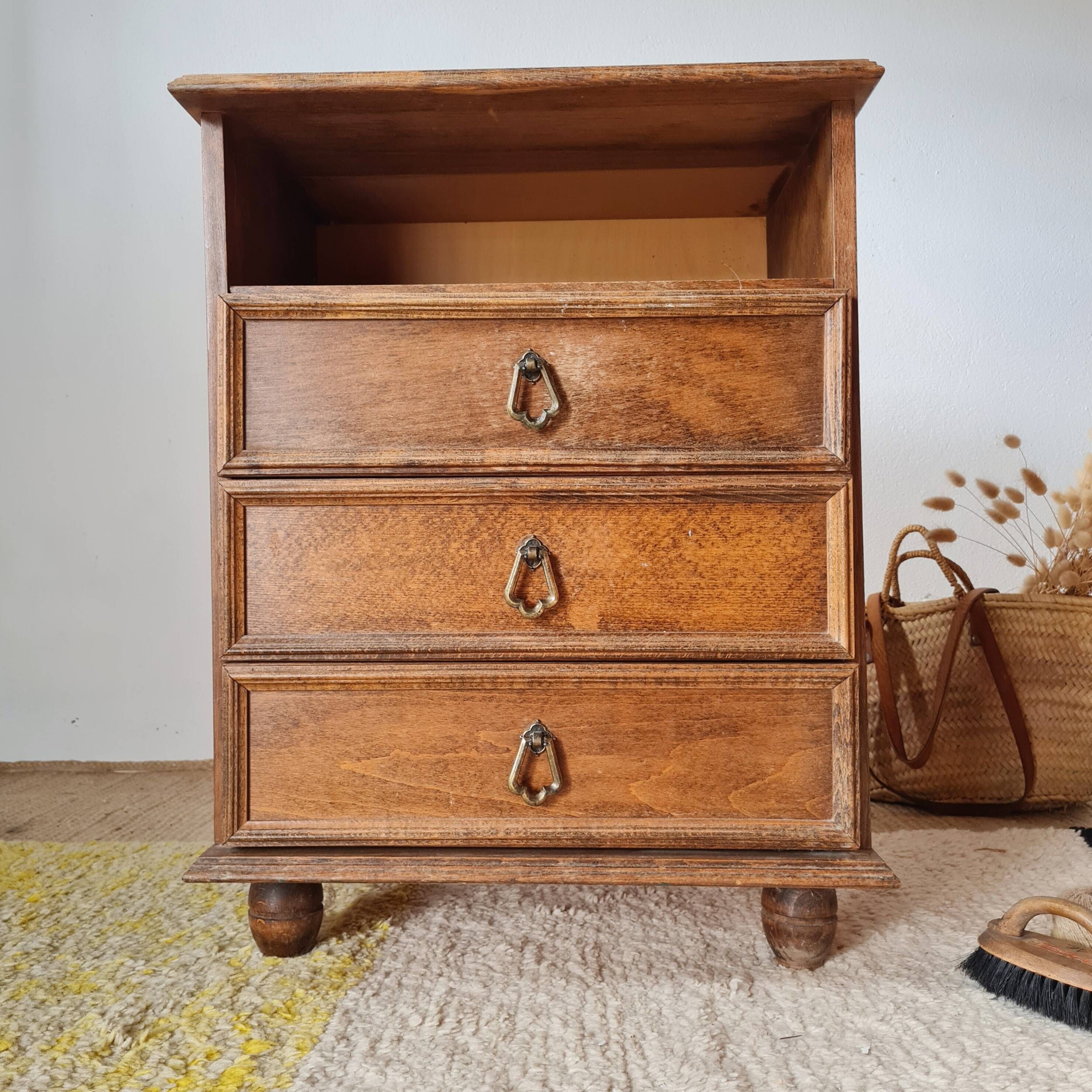 Small vintage wooden piece of furniture with 3 drawers - small chest of drawers.