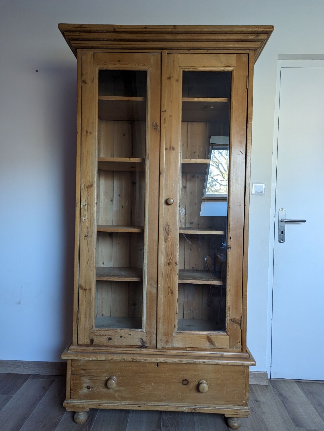 Glass cabinet