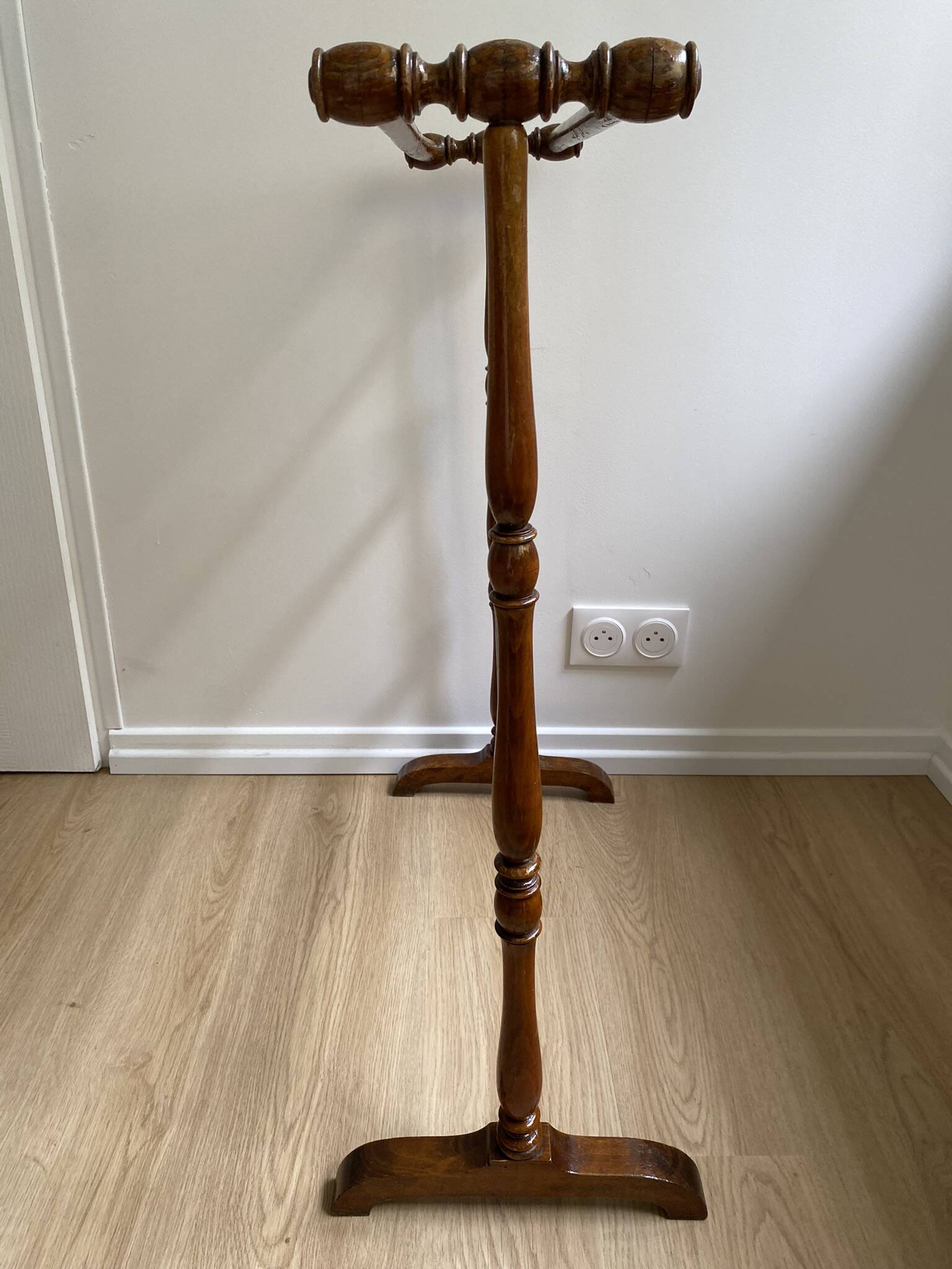 Vintage turned wooden towel rack