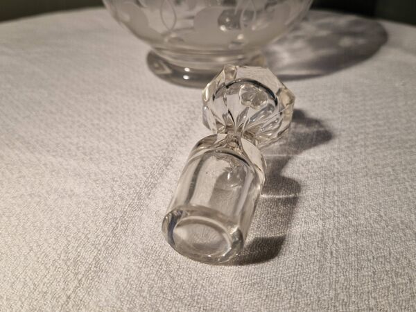 Superbe Carafe ancienne en cristal décor dégagé à l'acide