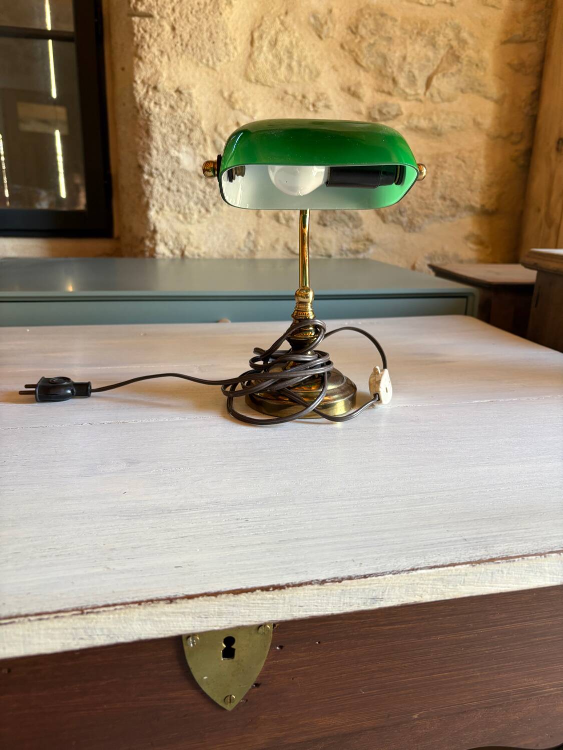 Table lamp