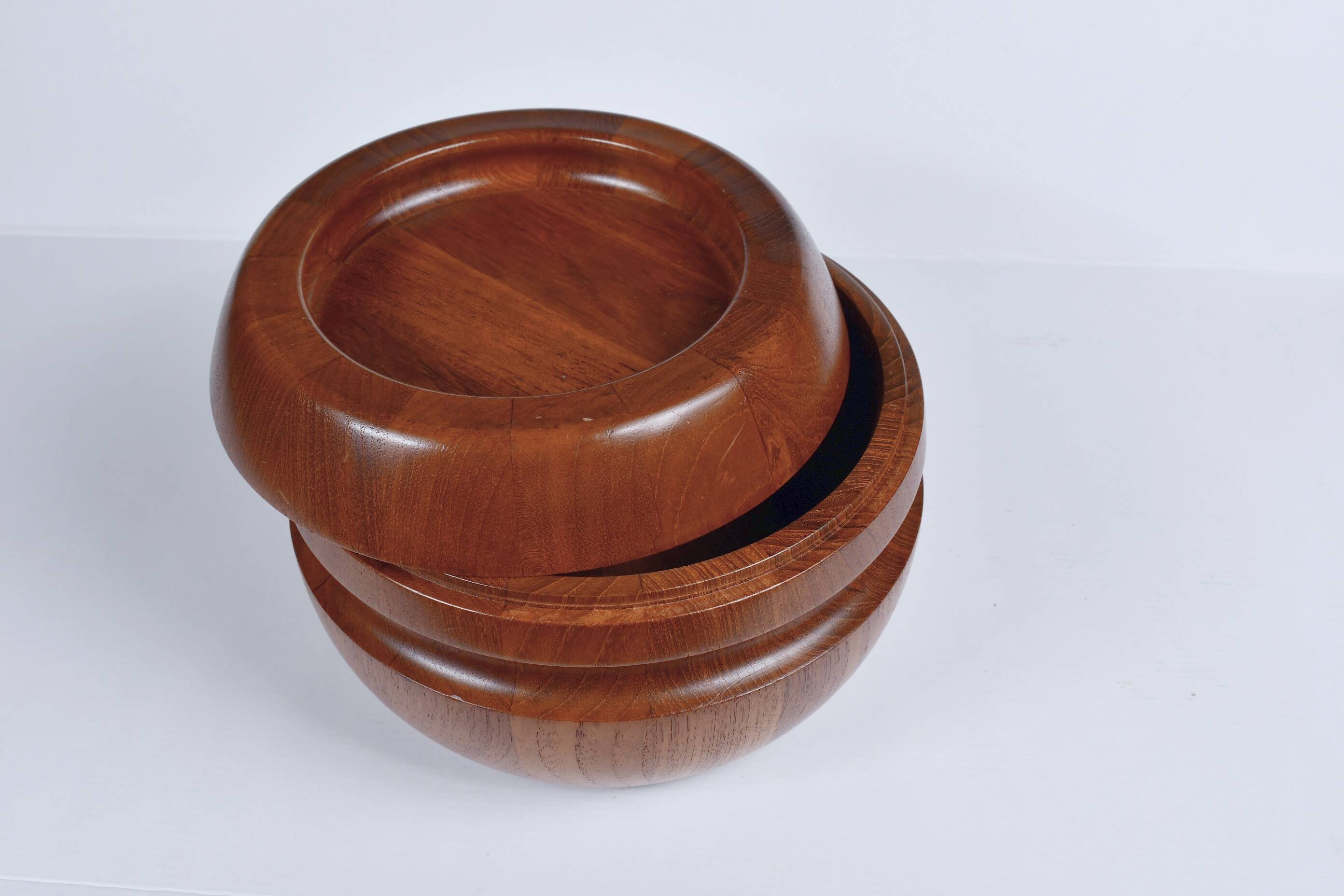 Solid teak bowl with lid. Denmark 1960s (2)