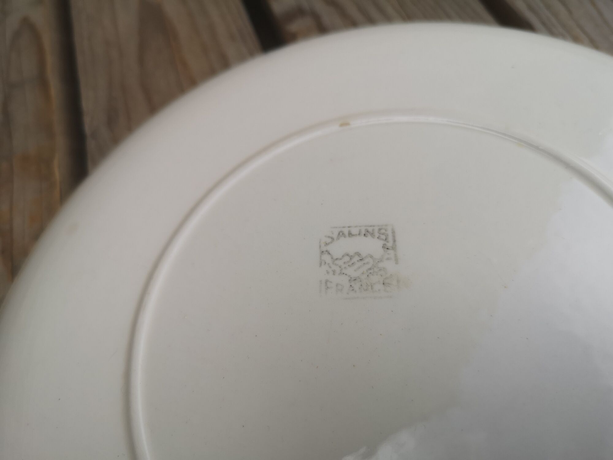 Plate in Faience de Salins Model Deauville Raspberry