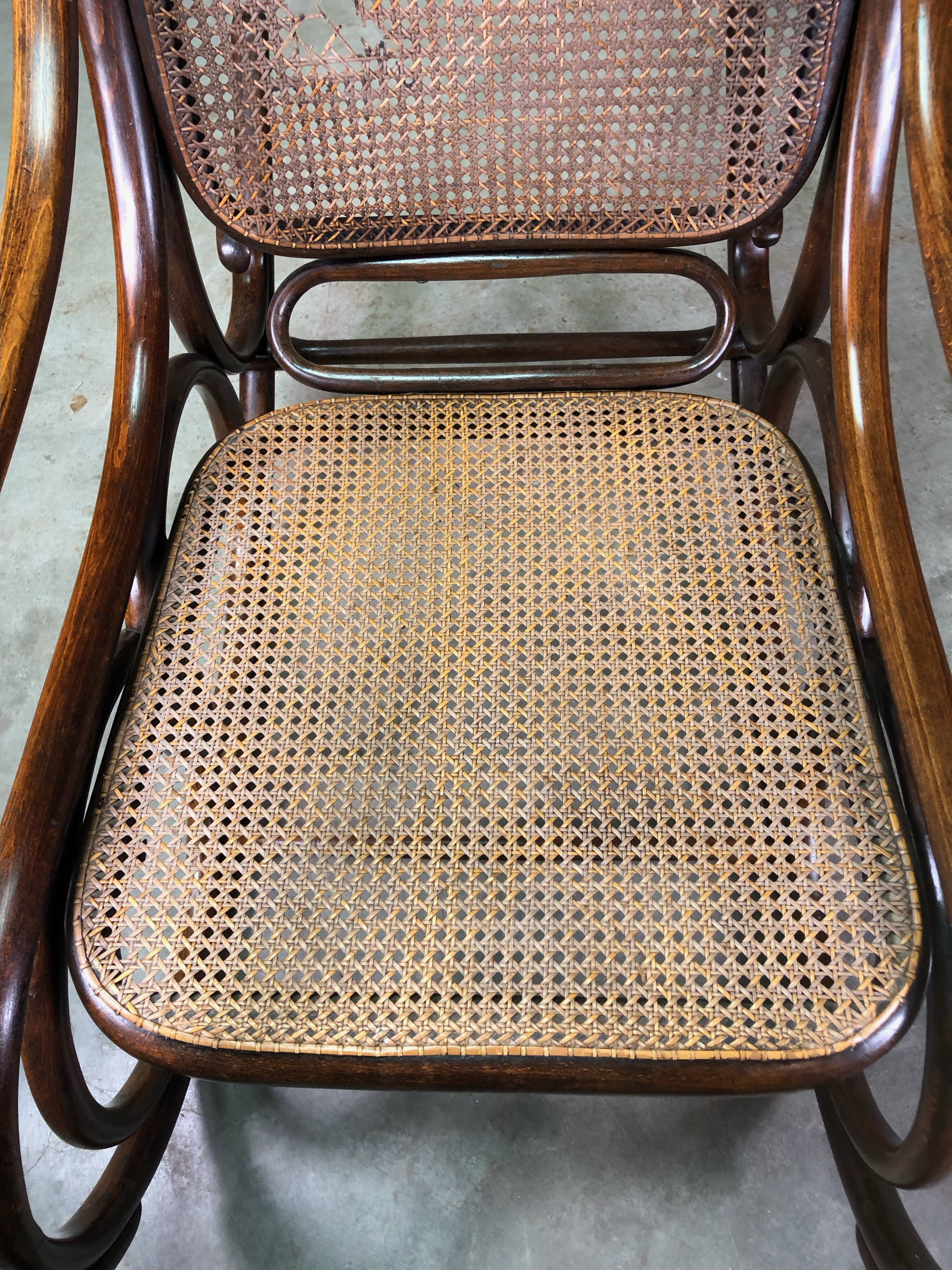 Thonet 1900 rocking chair