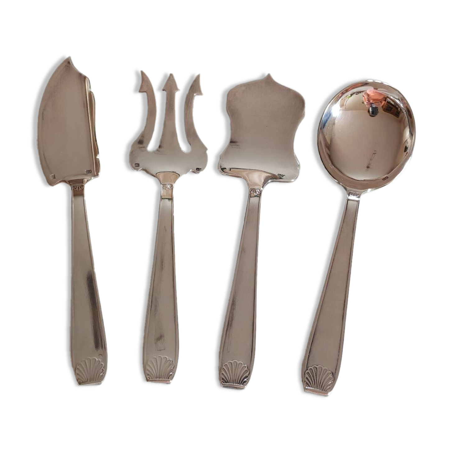 4 silver-plated metal serving utensils with case