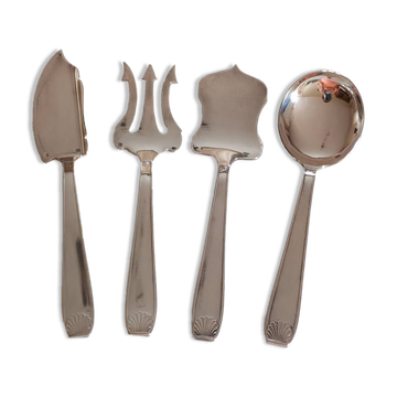 4 silver-plated metal serving utensils with case