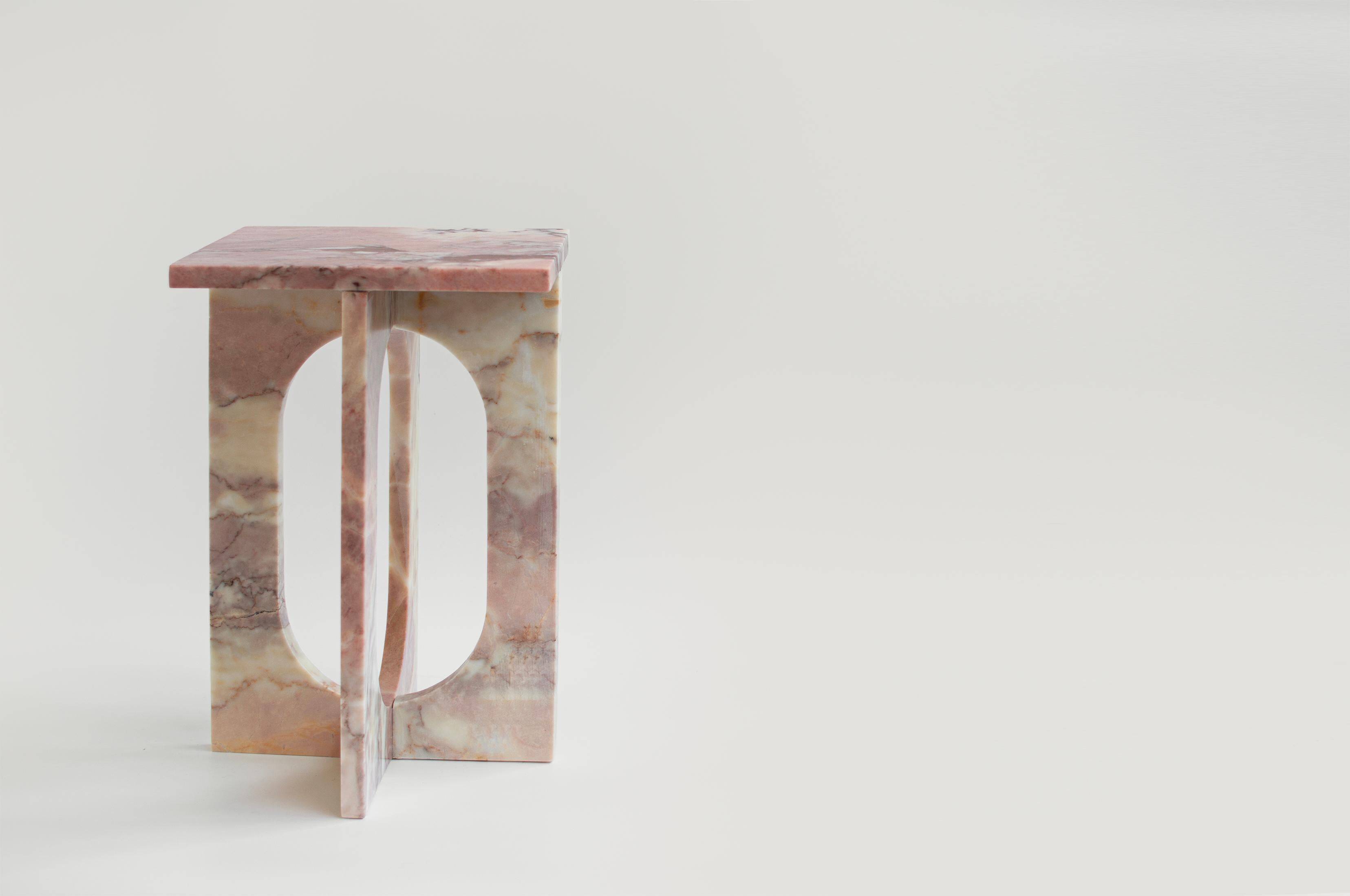 Table d'appoint en marbre rose "BOND"