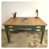Vintage desk with 5 drawers