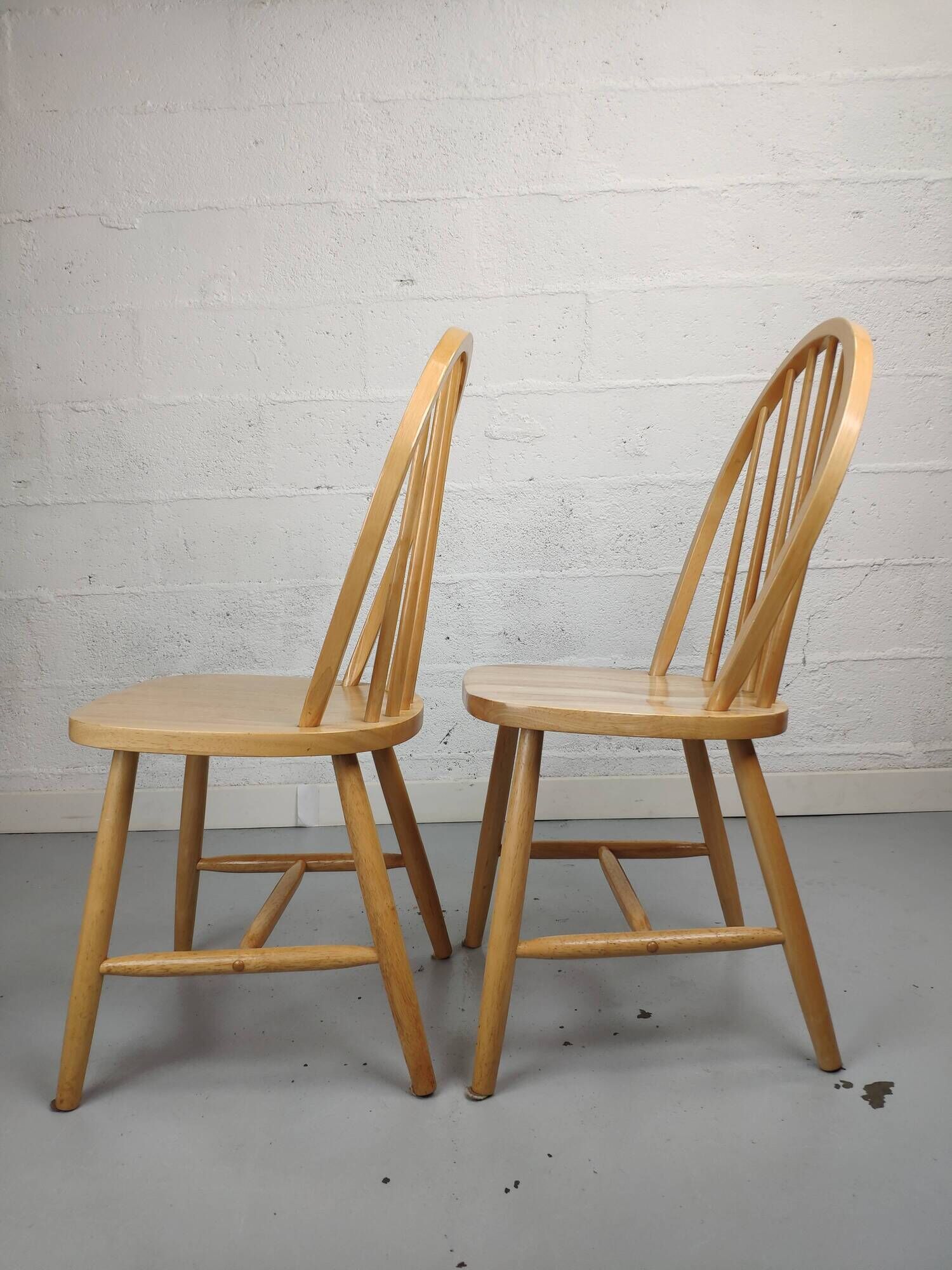 Paire de chaises en pin