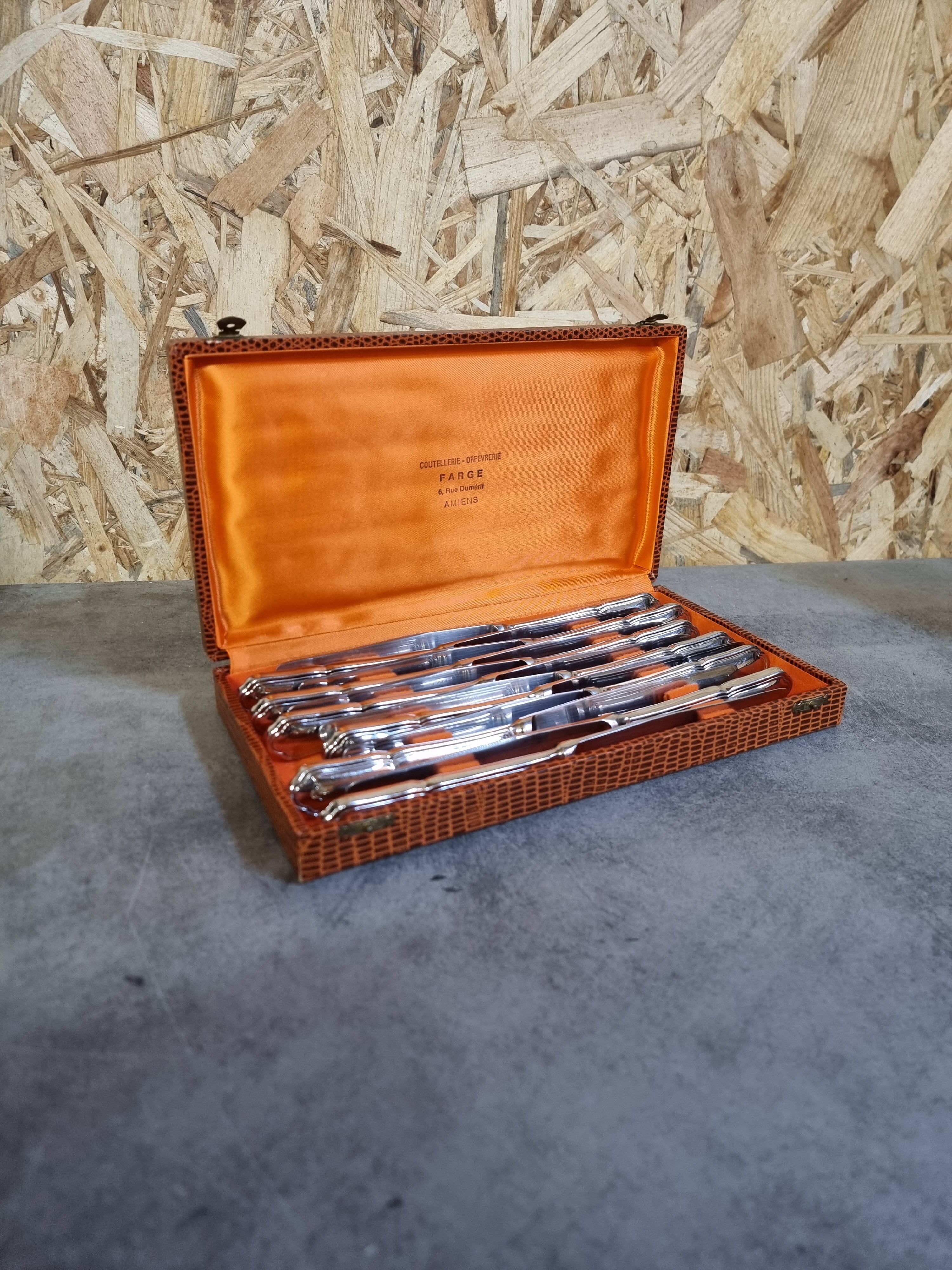 Stainless steel table knives