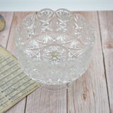 Crystal fruit cup with rounded edges