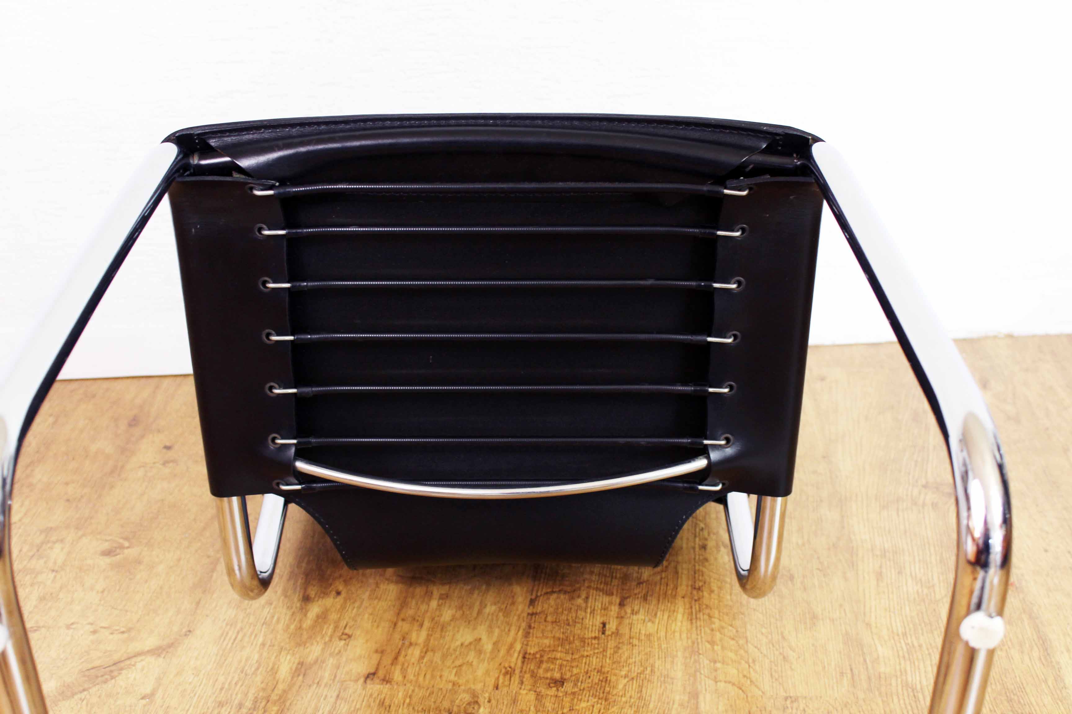 Set de 4 chaises style Bauhaus fabriqué en Italie