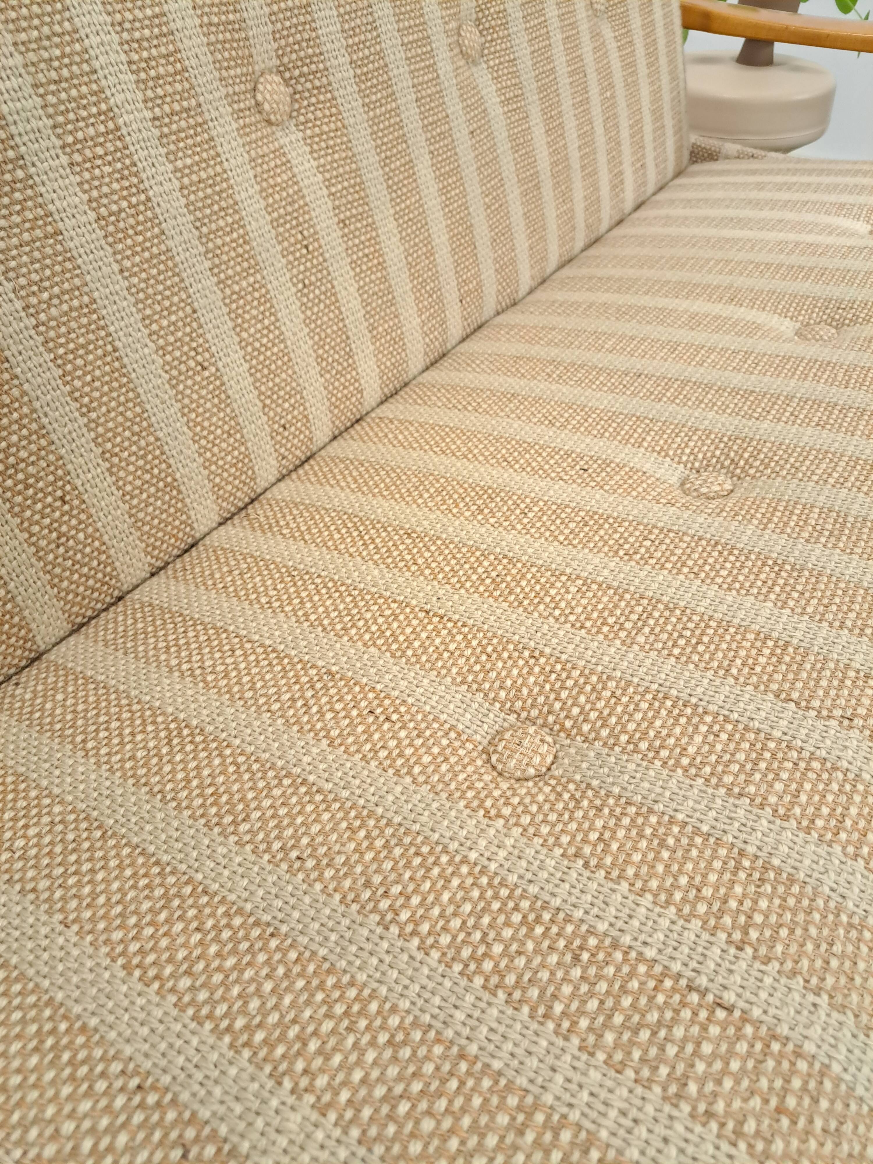 Slaapbank beige gestreept met houten frame