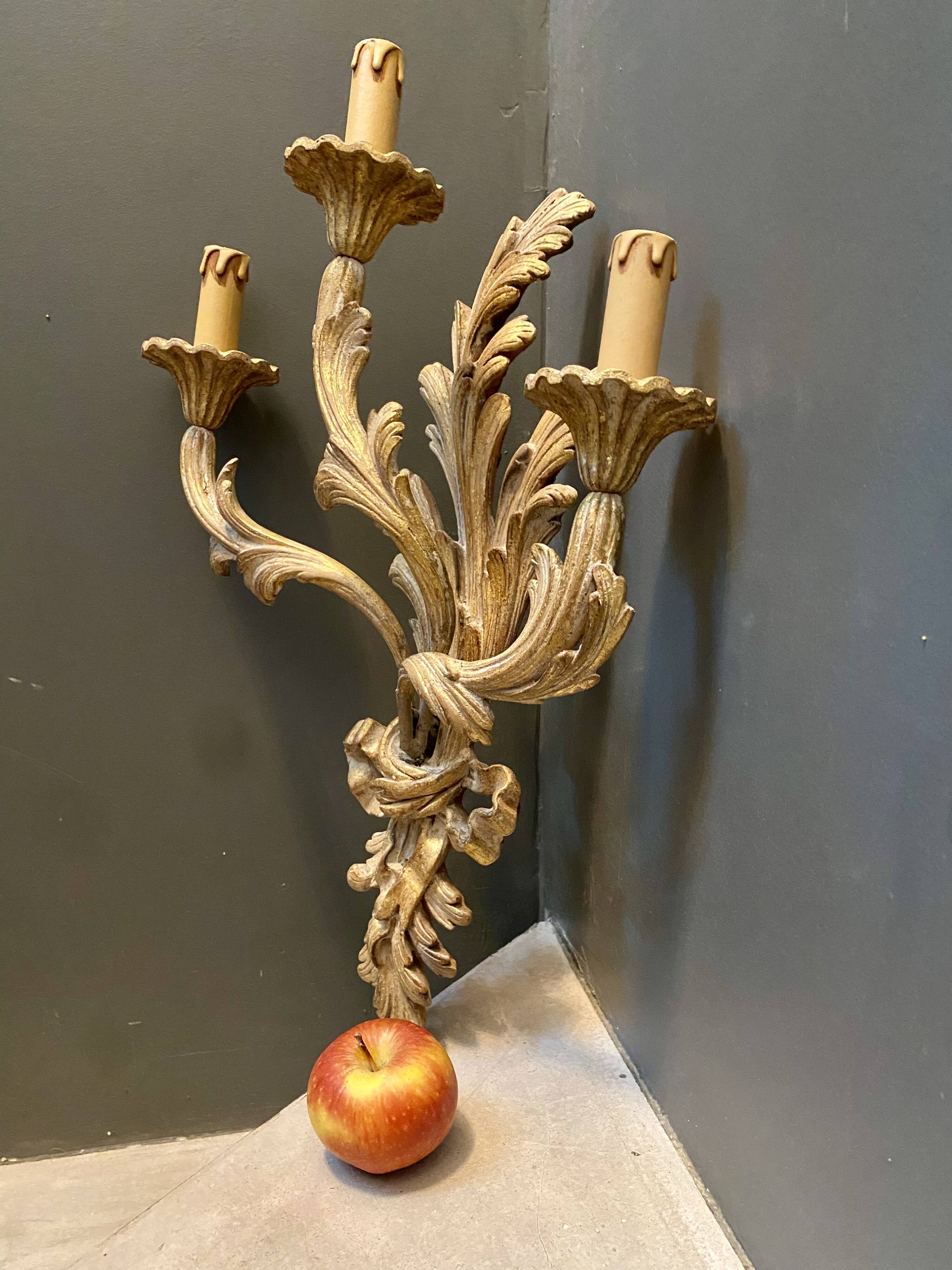 Golden wood wall light