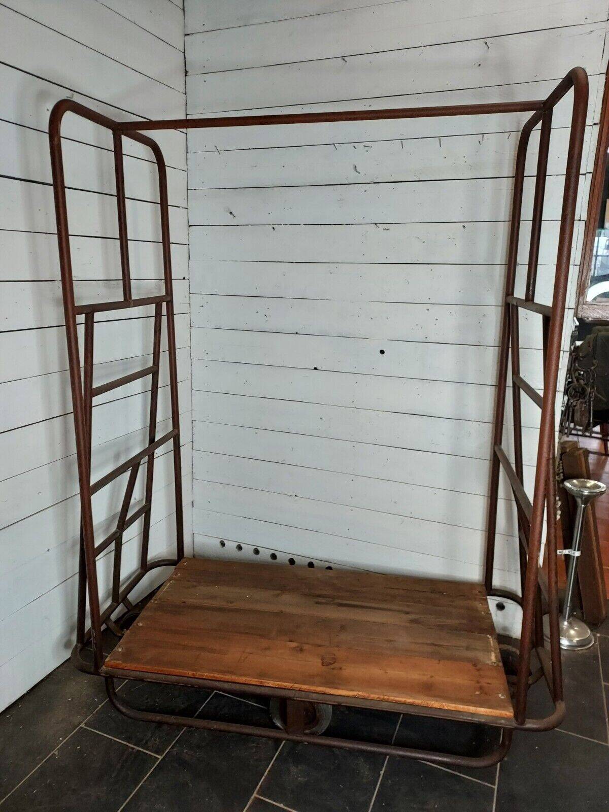 Iron and wood industrial trolley / clothes rack