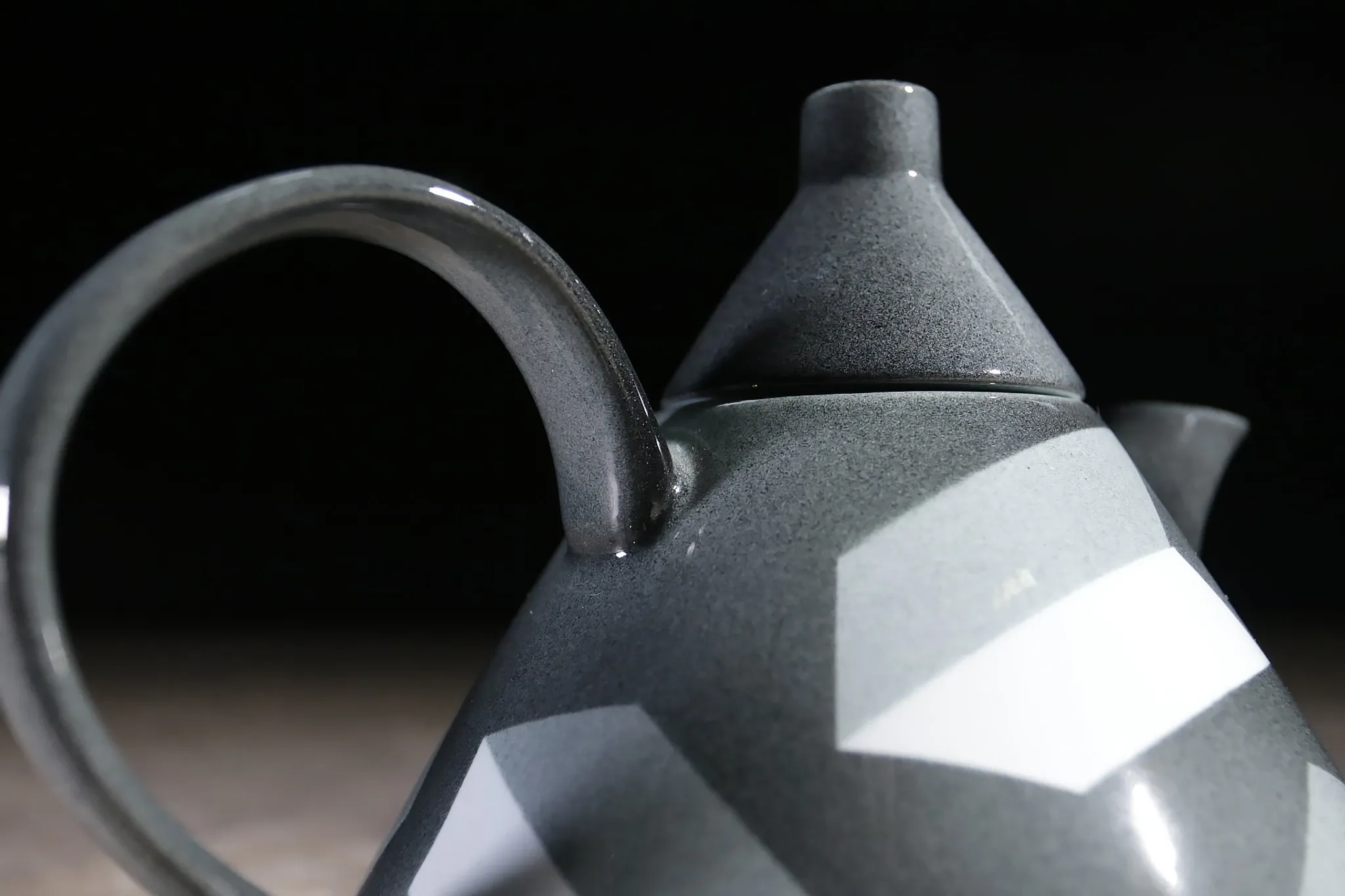 Rörstrand 'Atlantis' teapot by Rolf Sinnemark – Memphis style, 1984